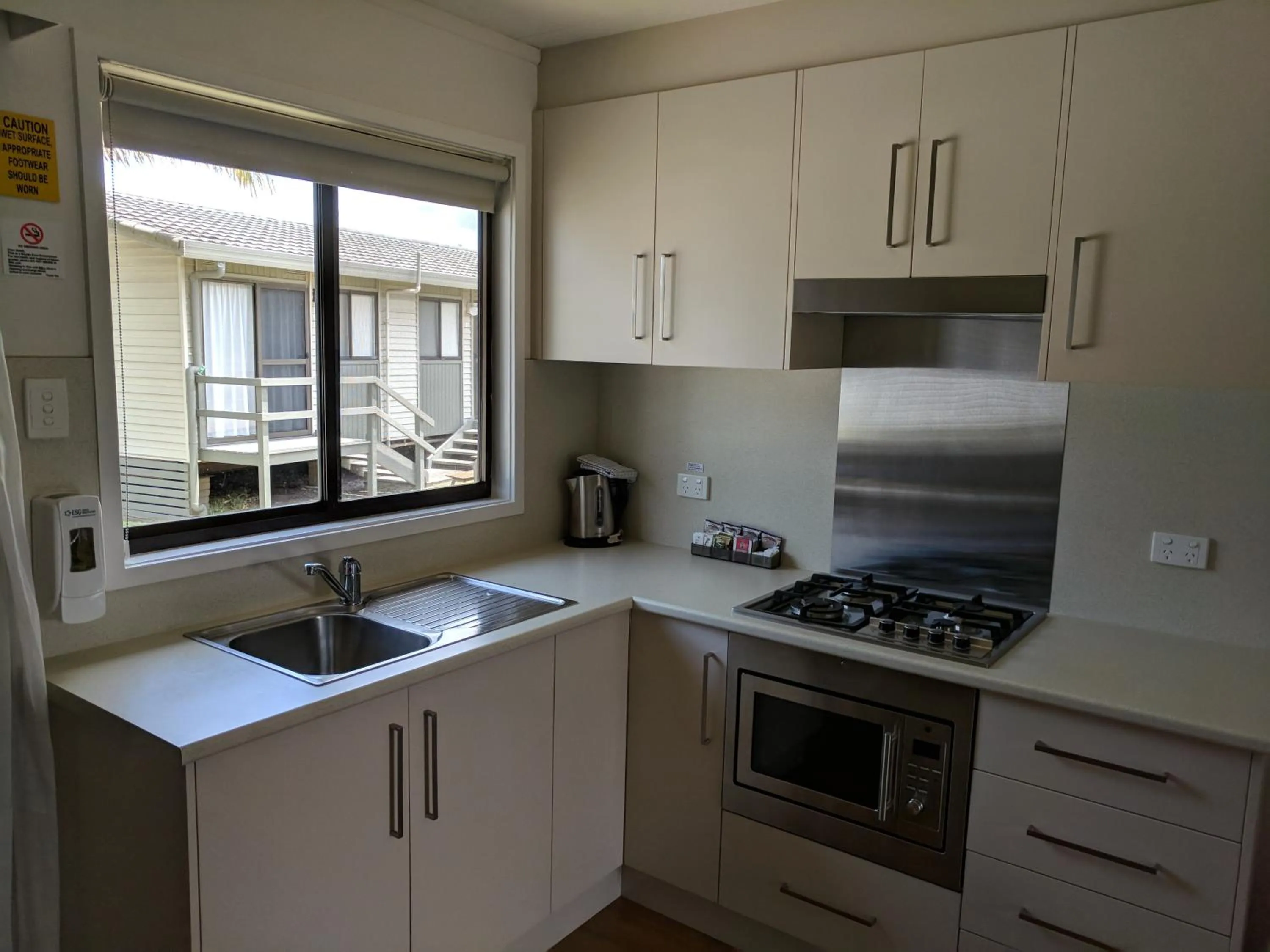 Kitchen or kitchenette in Wollongong Surf Leisure Resort