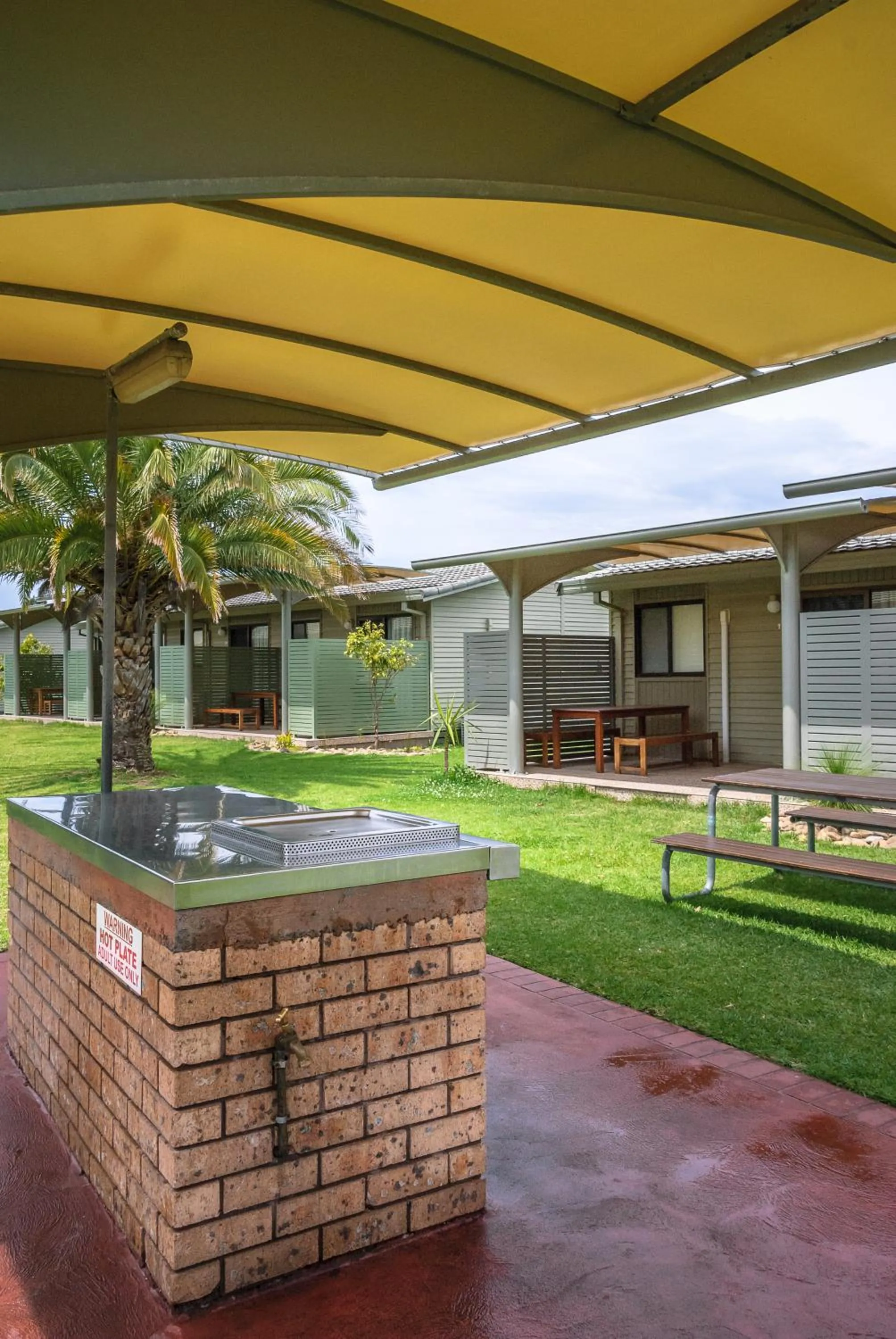BBQ facilities in Wollongong Surf Leisure Resort