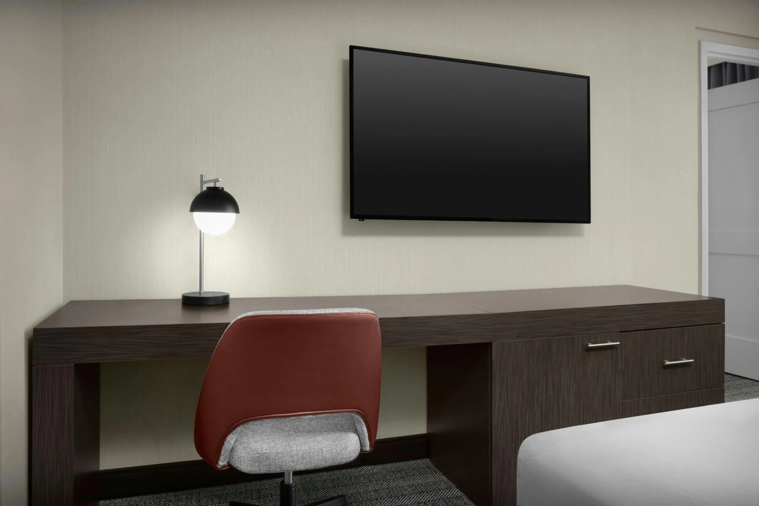 Bedroom, Bed in Courtyard by Marriott San Diego Downtown Little Italy