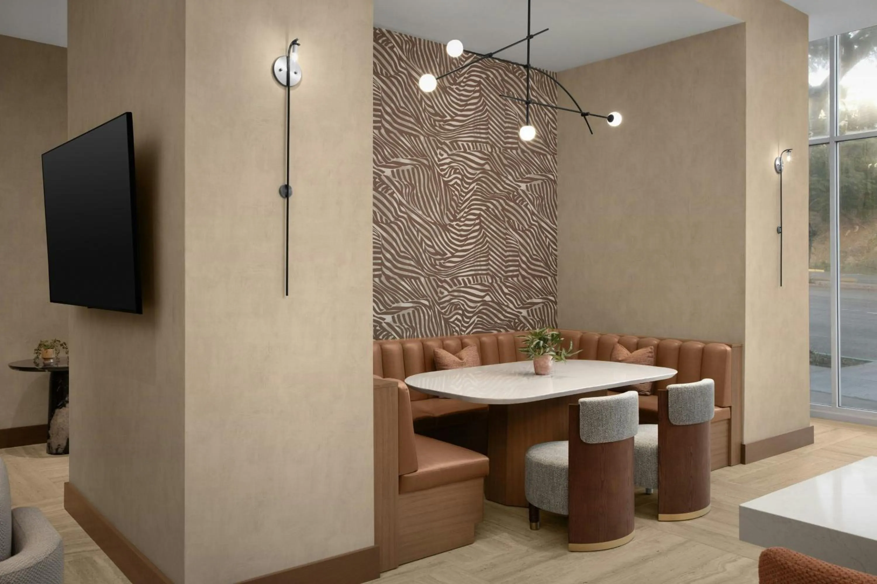 Restaurant/places to eat in Courtyard by Marriott San Diego Downtown Little Italy