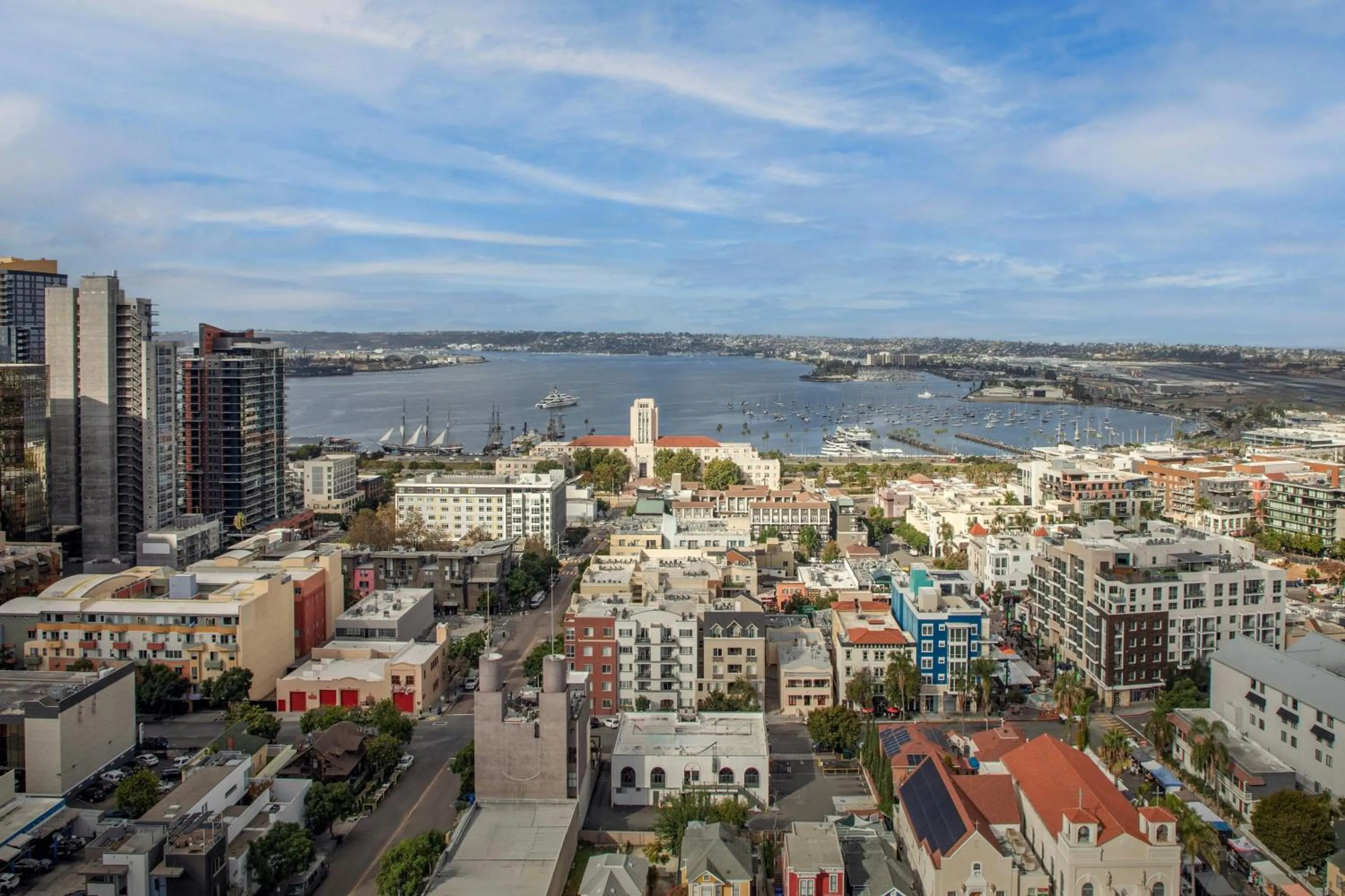 Swimming pool in Courtyard by Marriott San Diego Downtown Little Italy