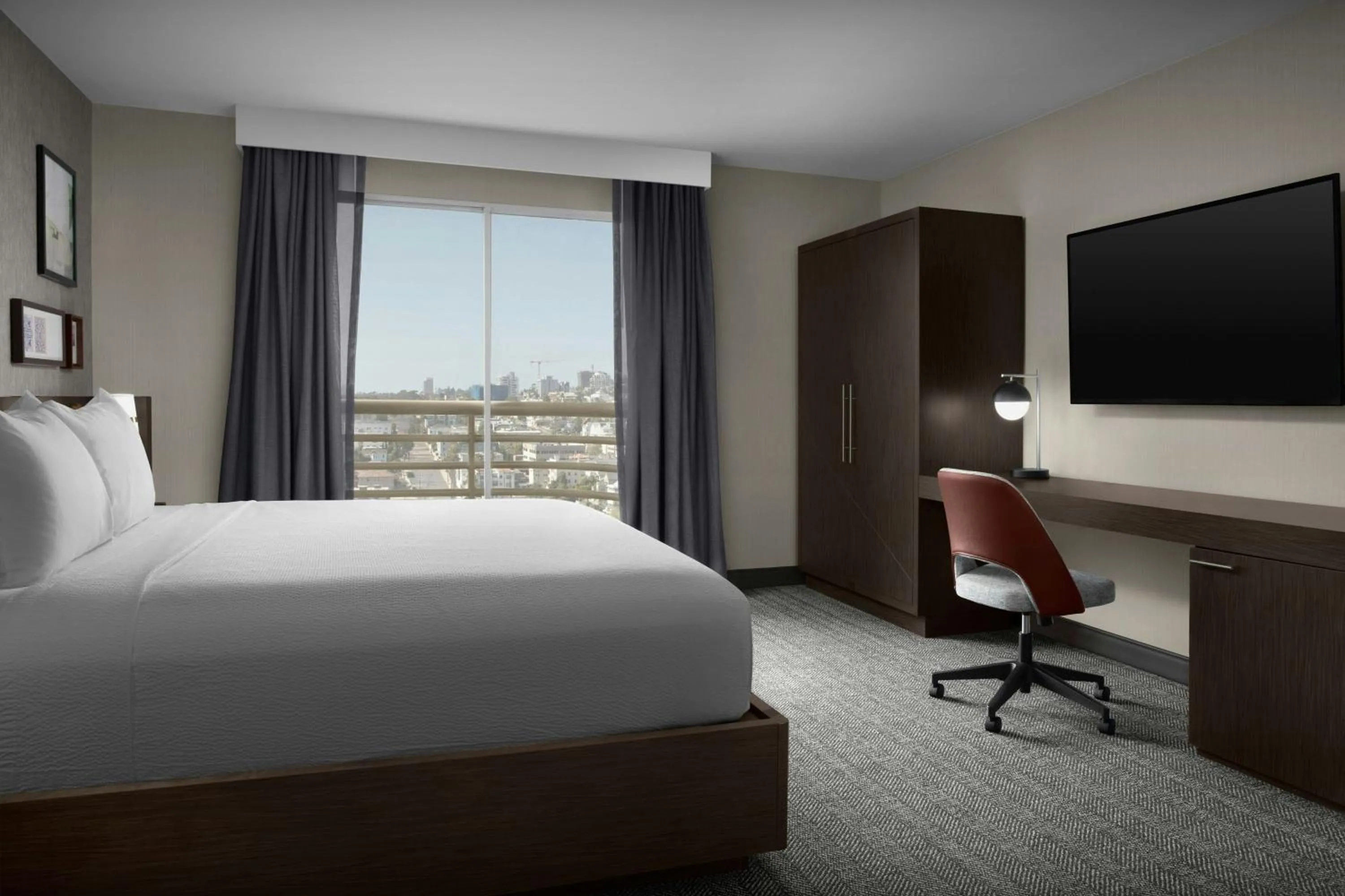 Bedroom, Bed in Courtyard by Marriott San Diego Downtown Little Italy