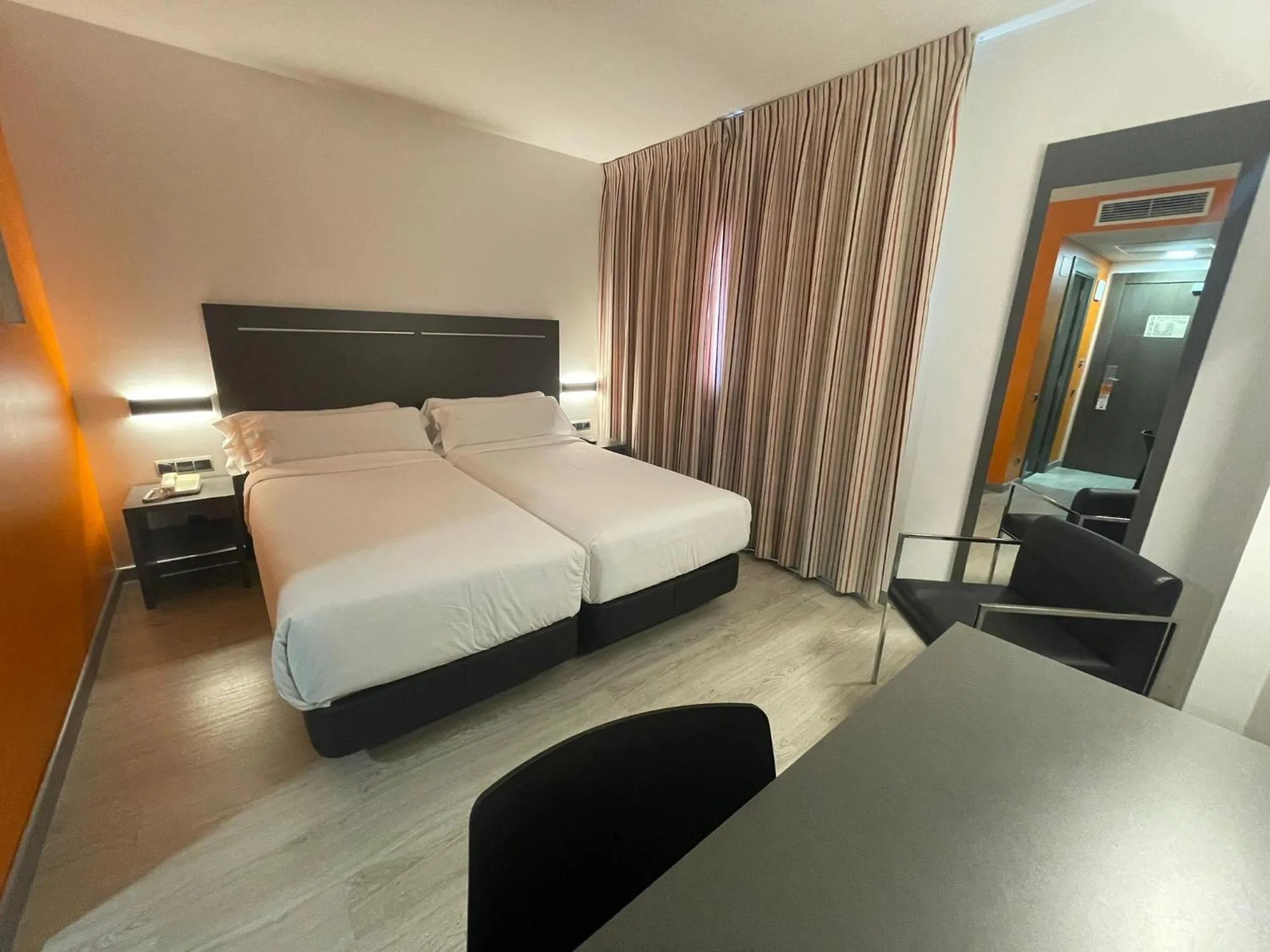 Bed in Hotel H2 Avila