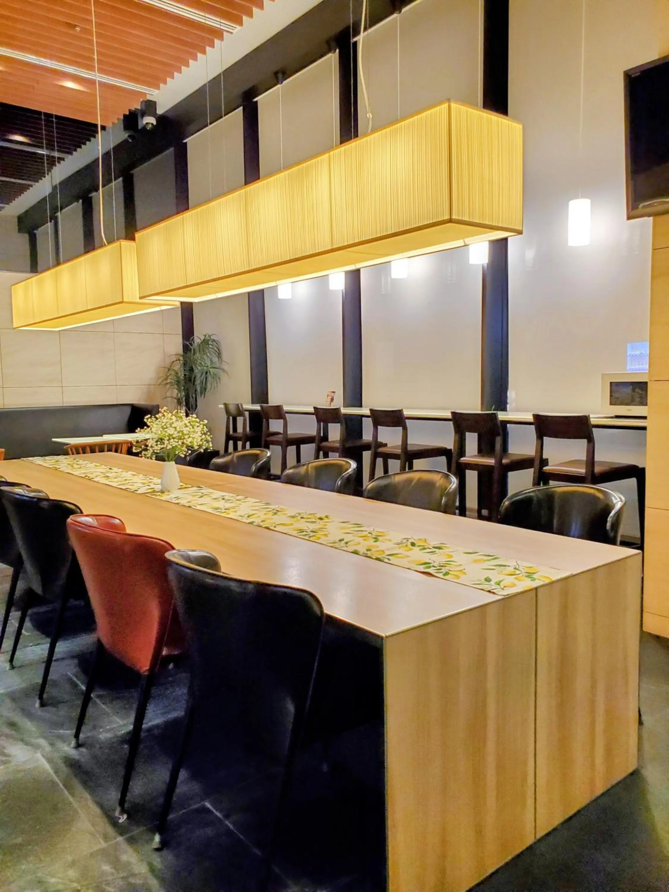 Seating area in Tokyu Stay Kamata - Tokyo Haneda