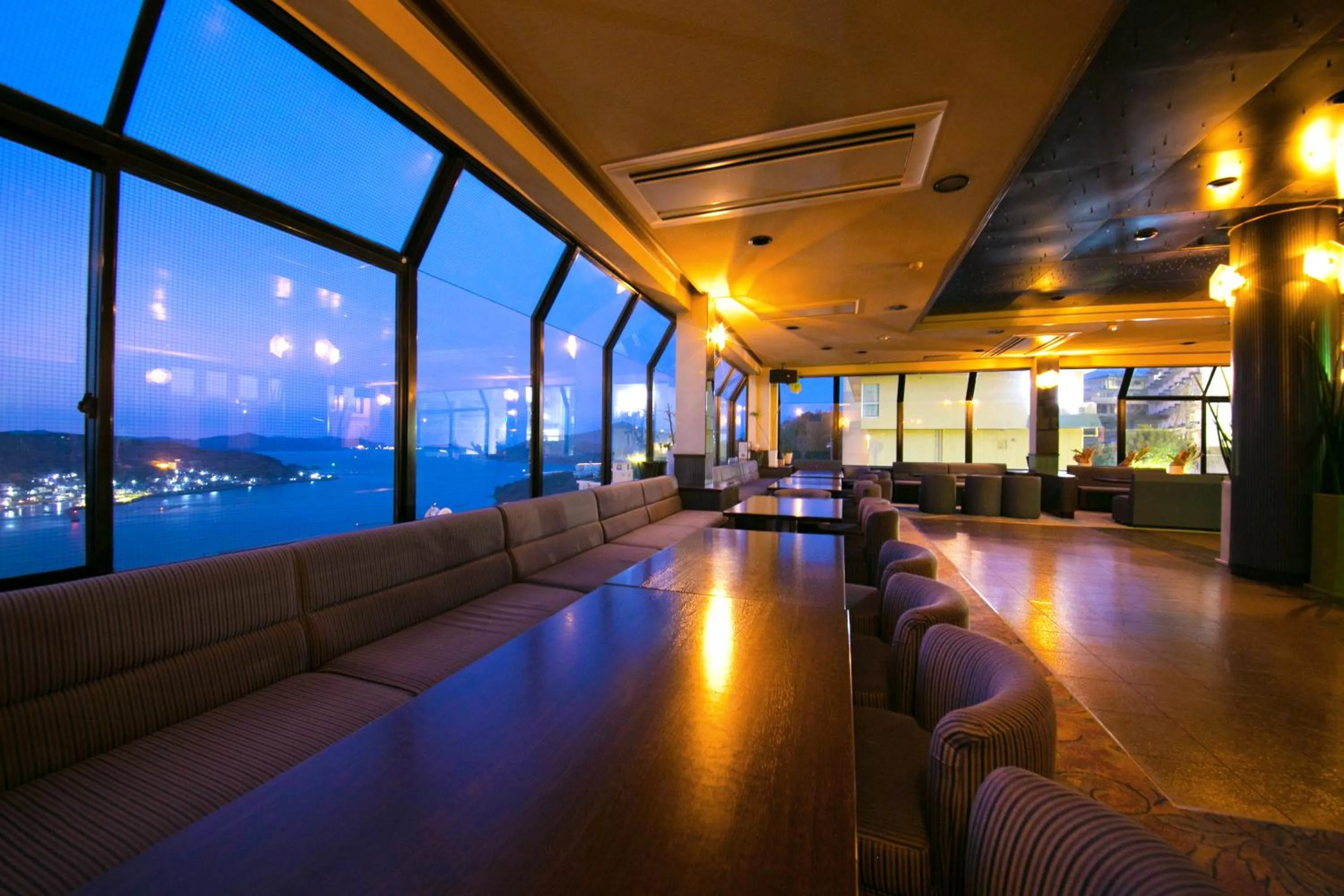 Lounge or bar in Toba View Hotel Hanashinju