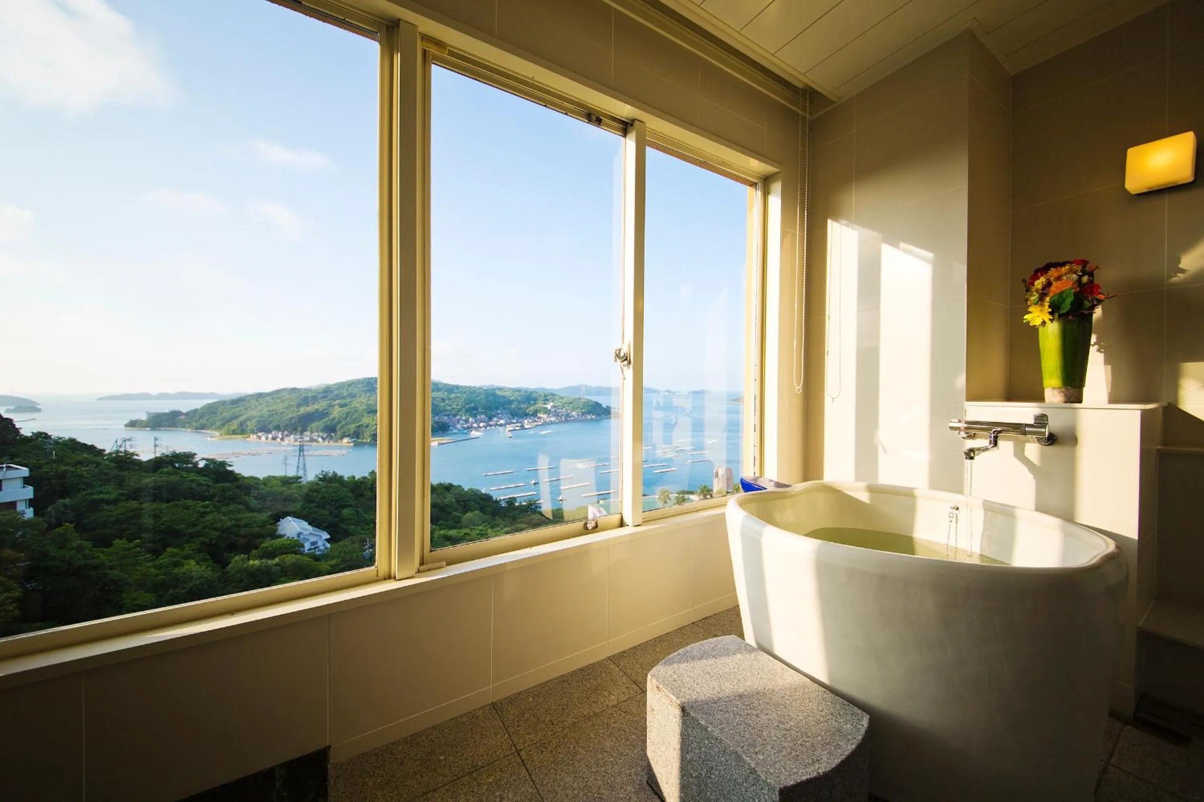 Bathroom in Toba View Hotel Hanashinju
