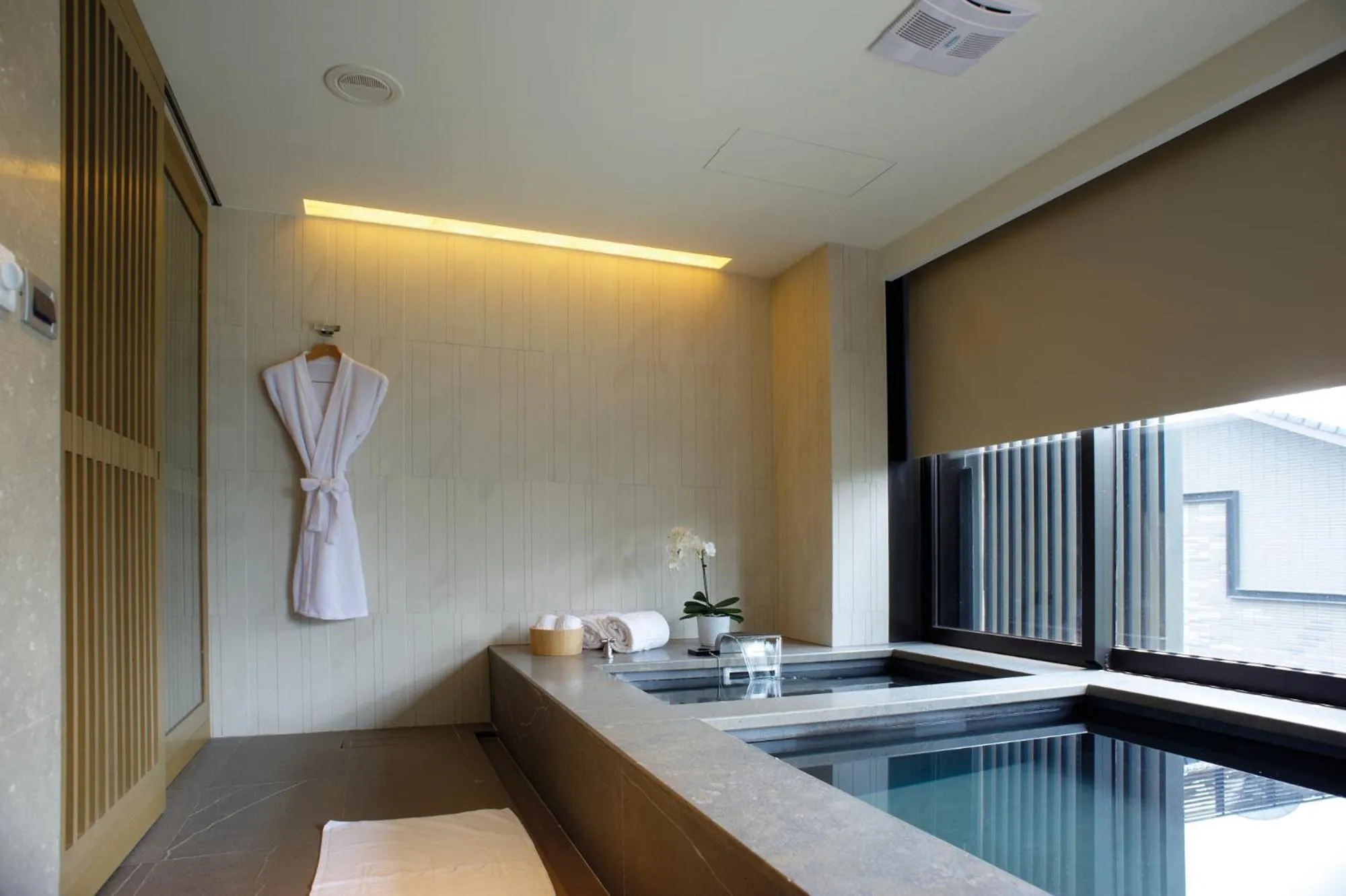 Bath in Grand View Resort Beitou