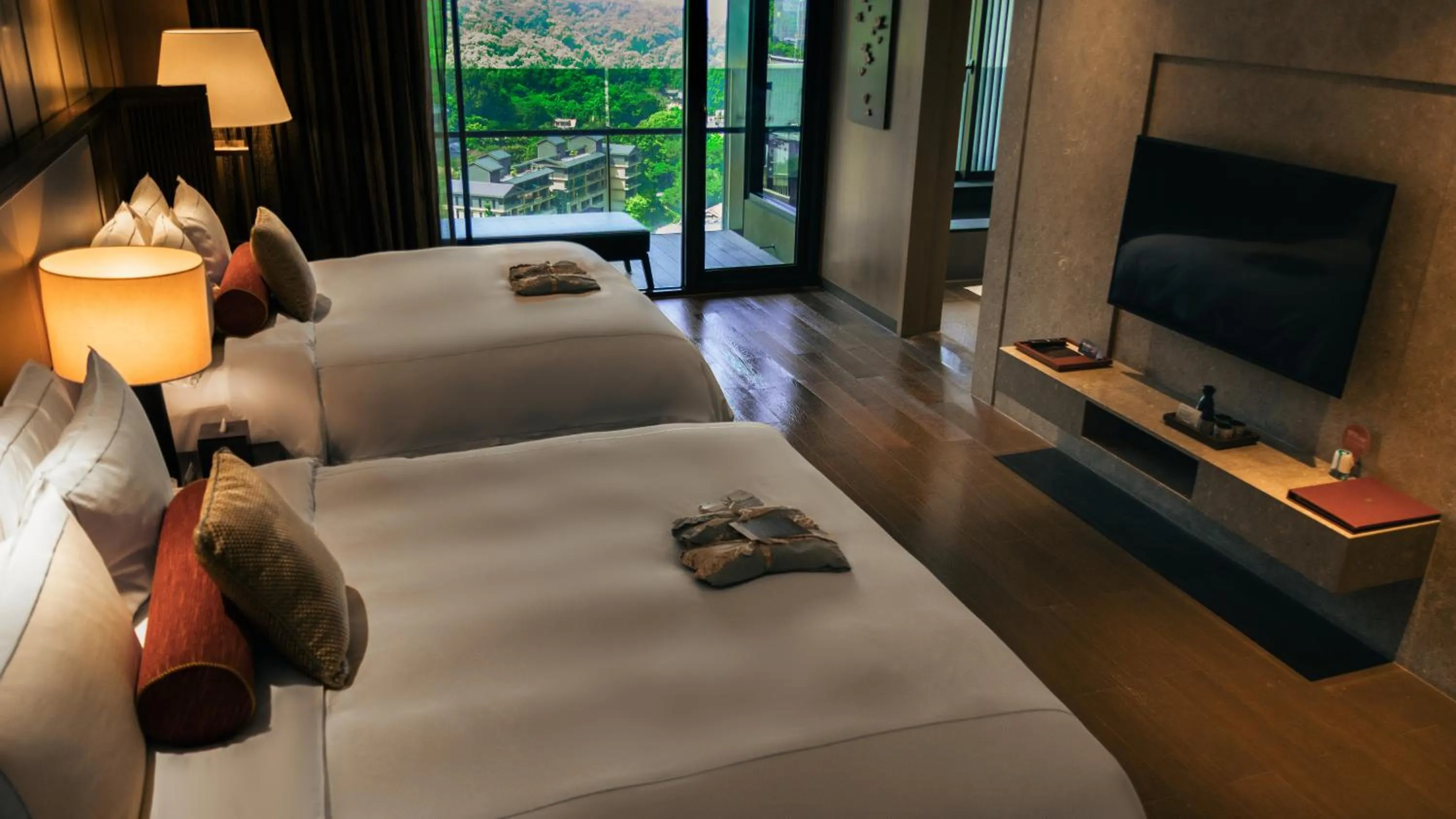 Bed in Grand View Resort Beitou