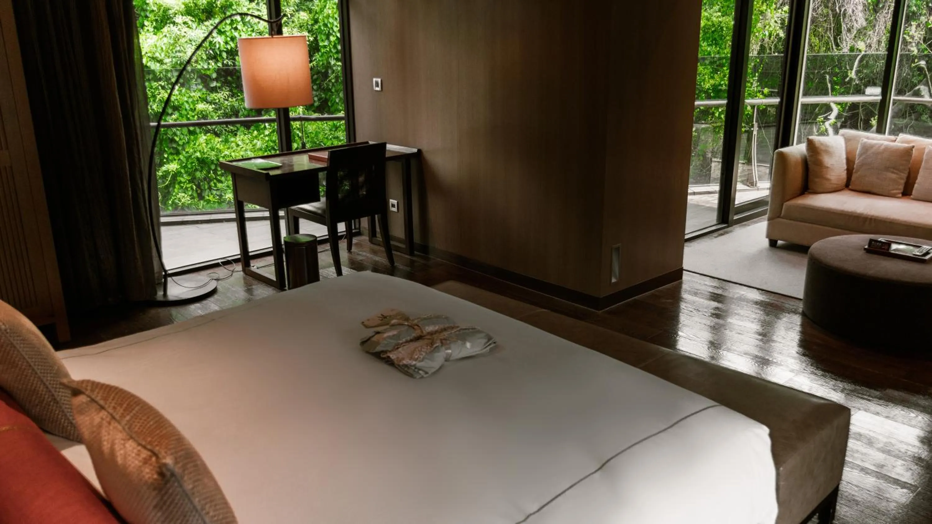 Bed in Grand View Resort Beitou