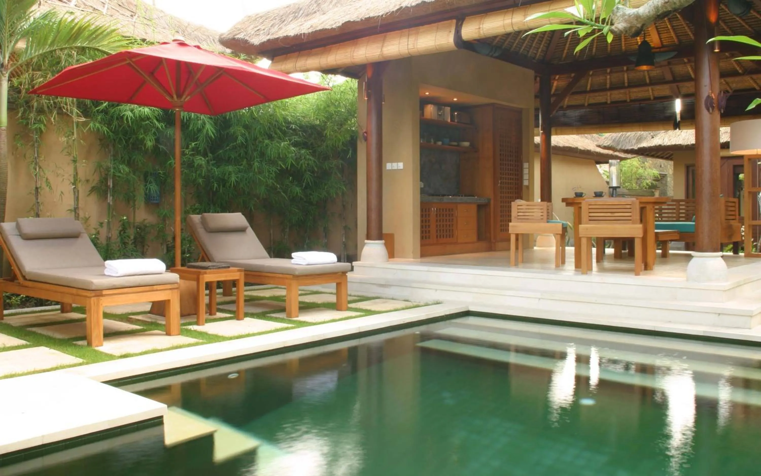 Swimming pool in Tamu Seseh