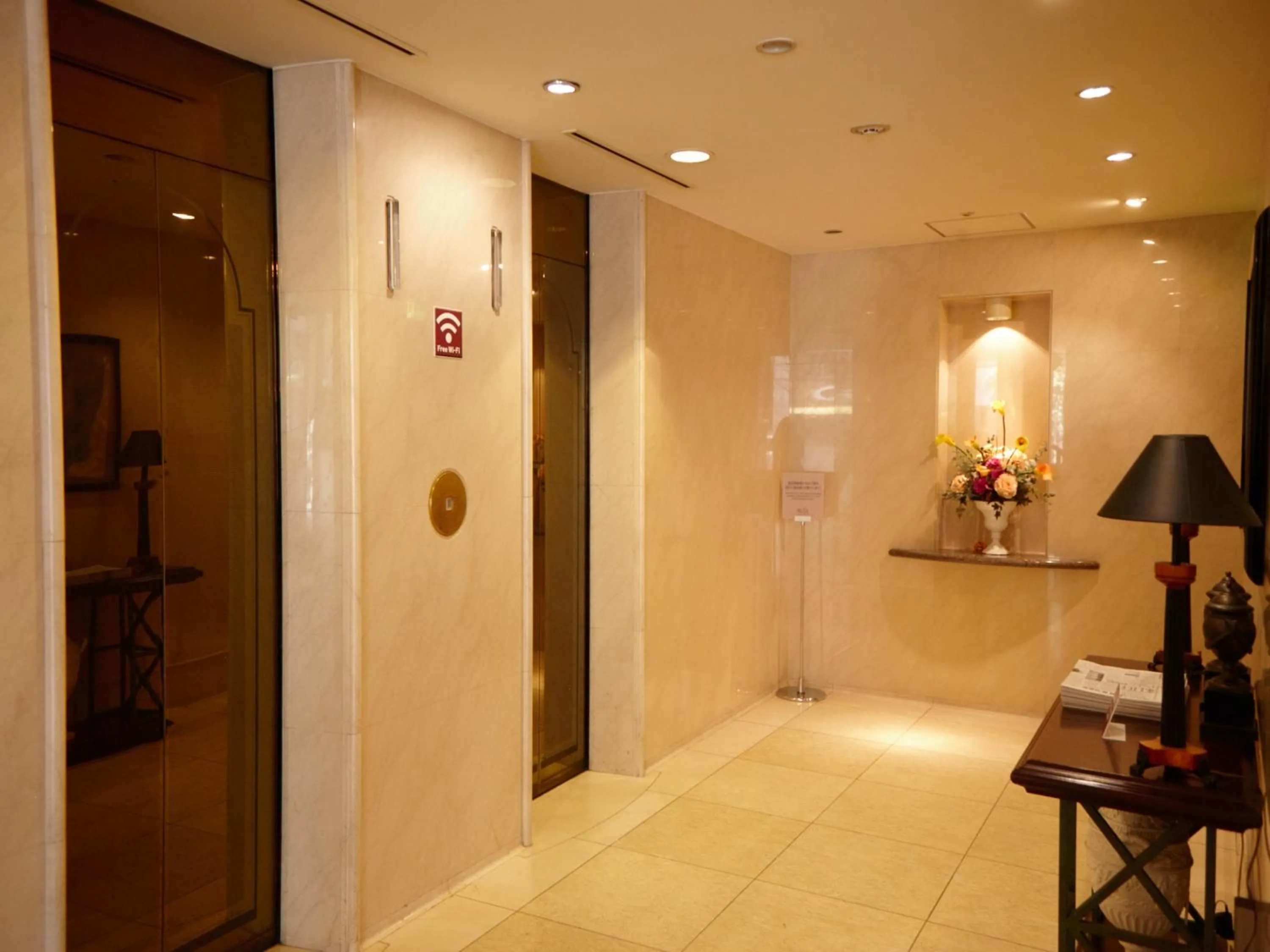 elevator in Hotel Resol Gifu