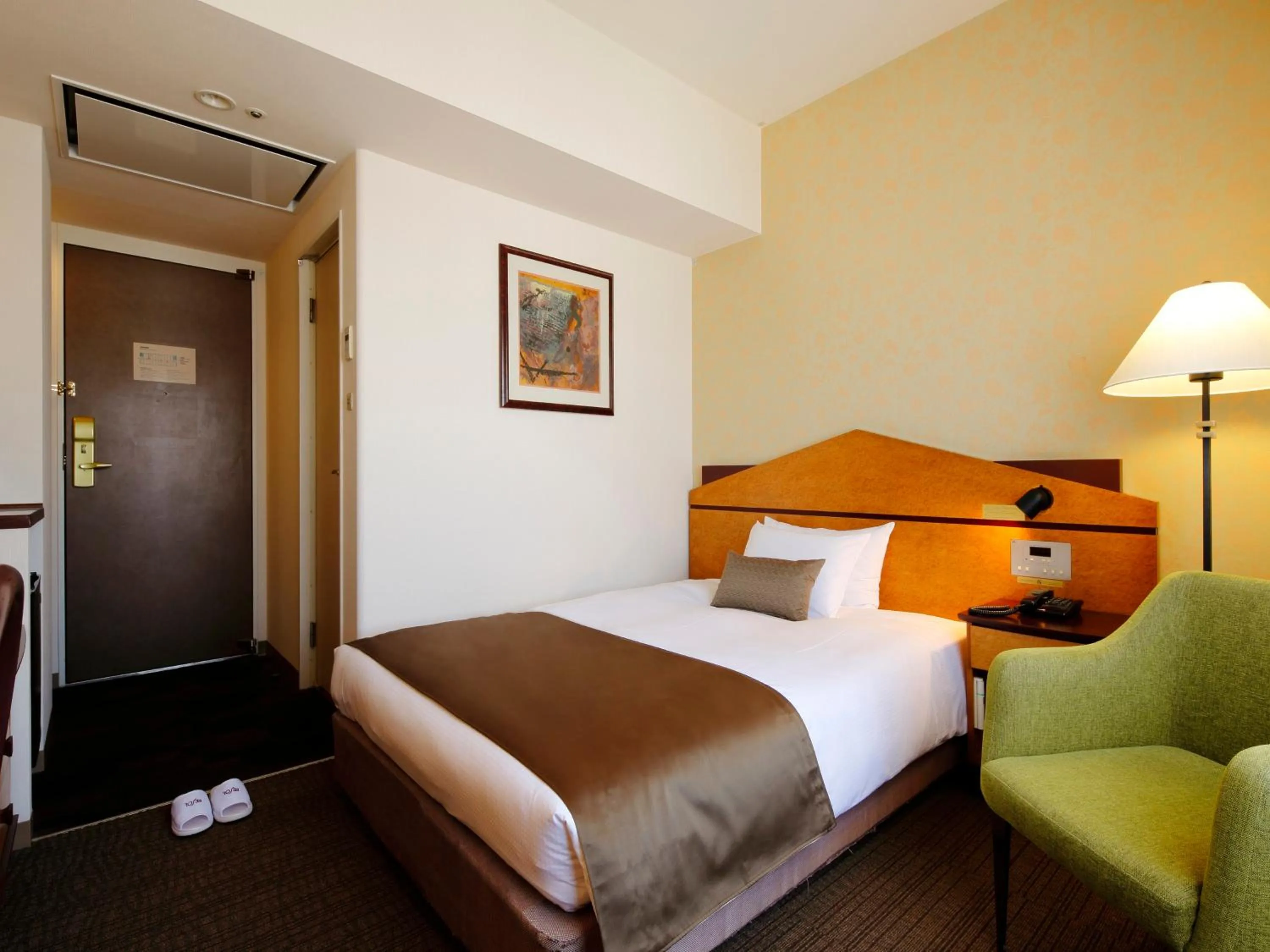 Bed in Hotel Resol Gifu