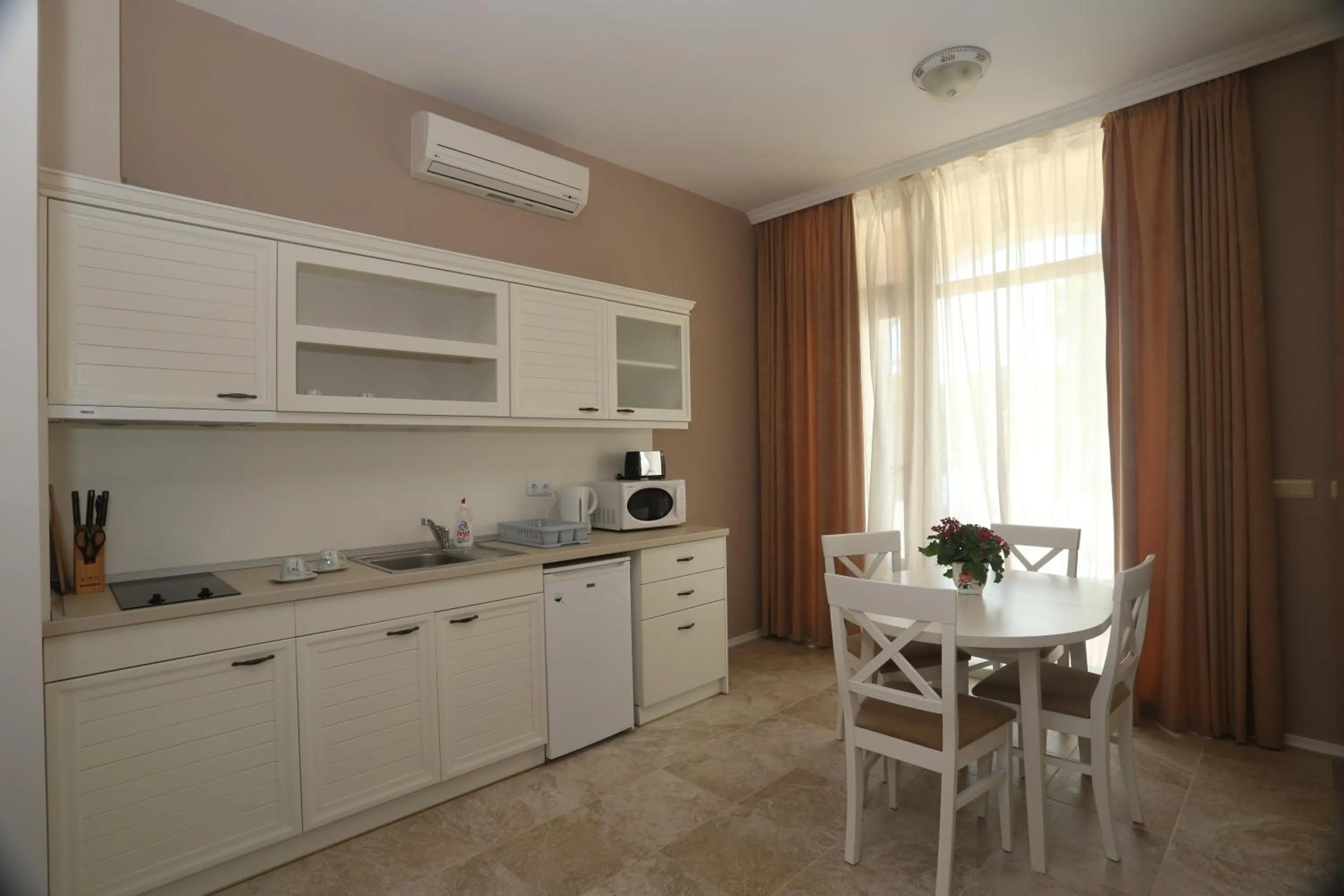 Dining area in Villa Allegra