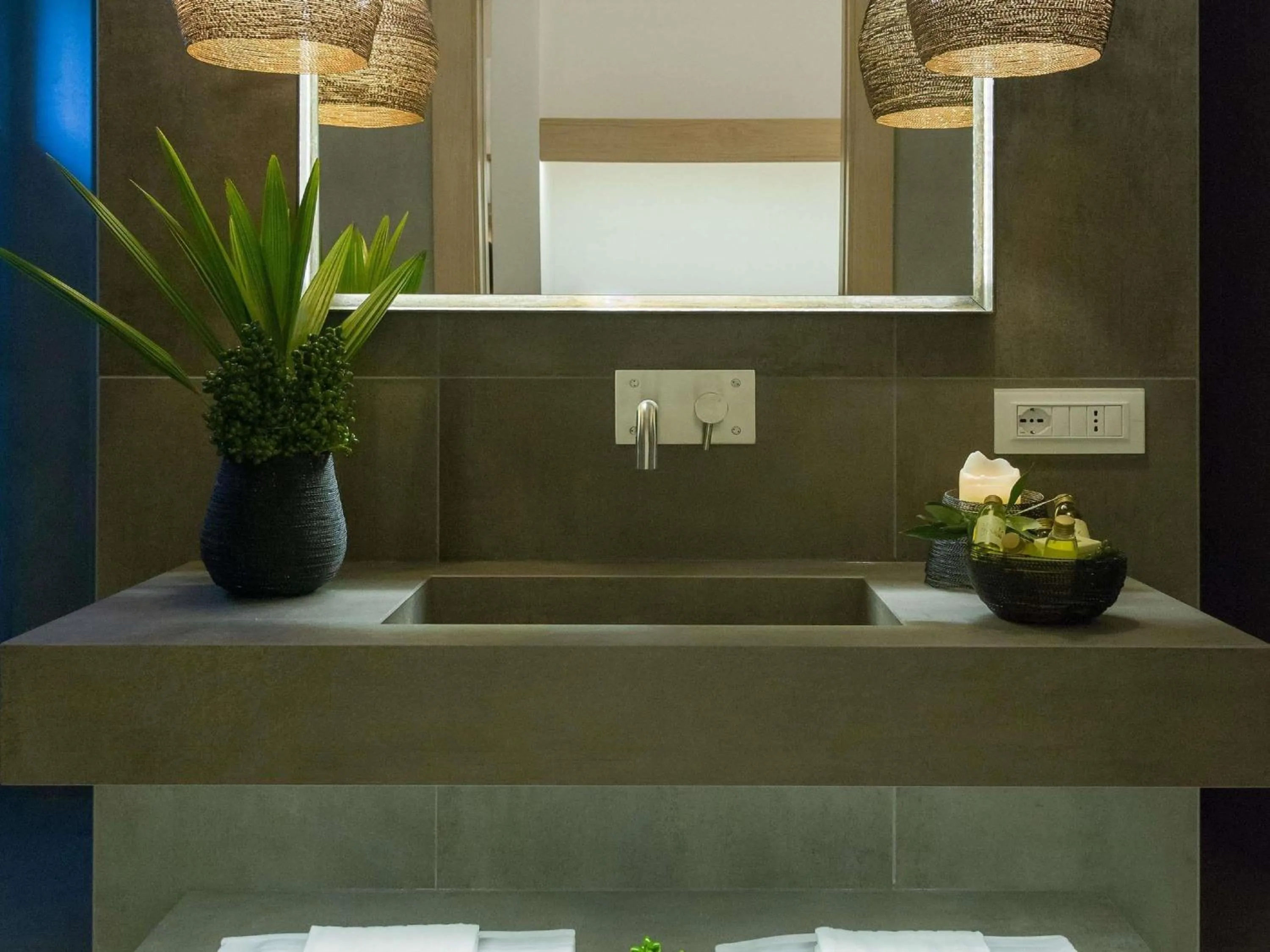 Bedroom in Baia Delle Zagare - Handwritten Collection