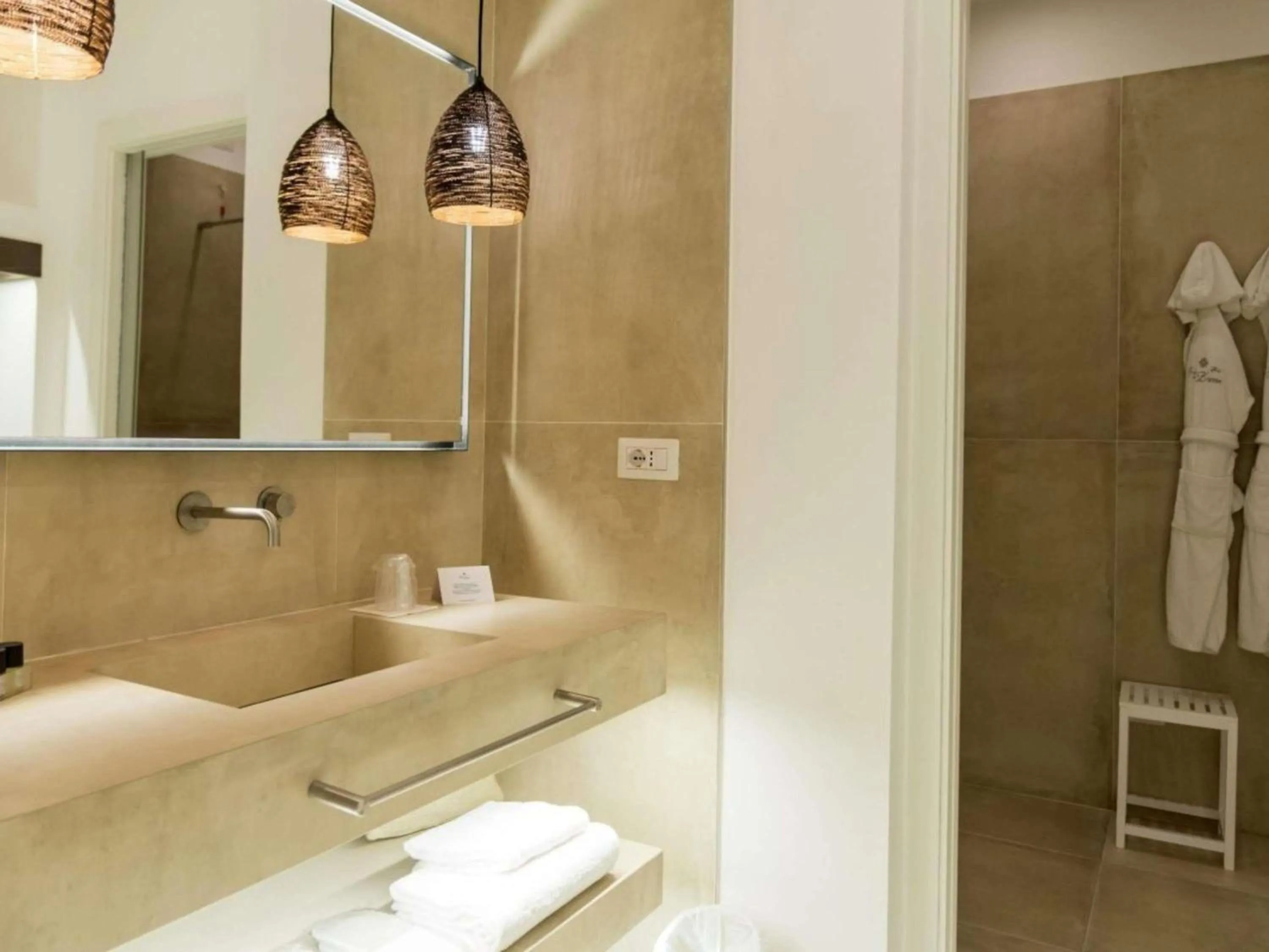 Bedroom in Baia Delle Zagare - Handwritten Collection