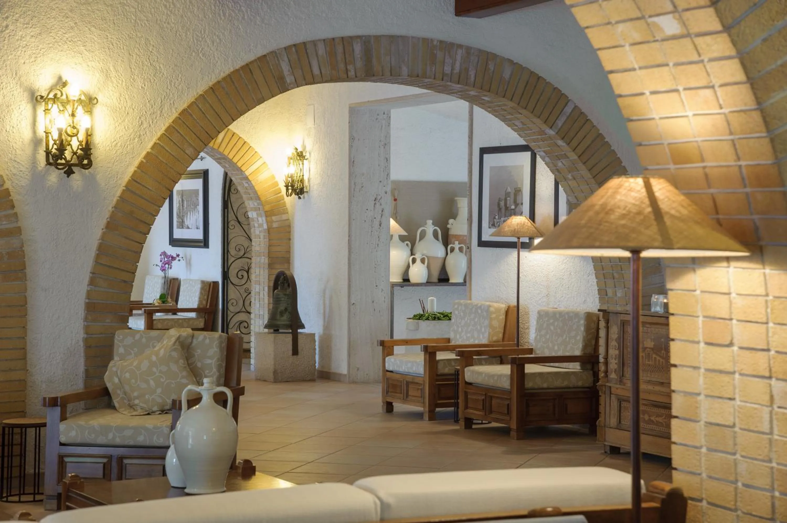 Communal lounge/ TV room in Baia Delle Zagare - Handwritten Collection