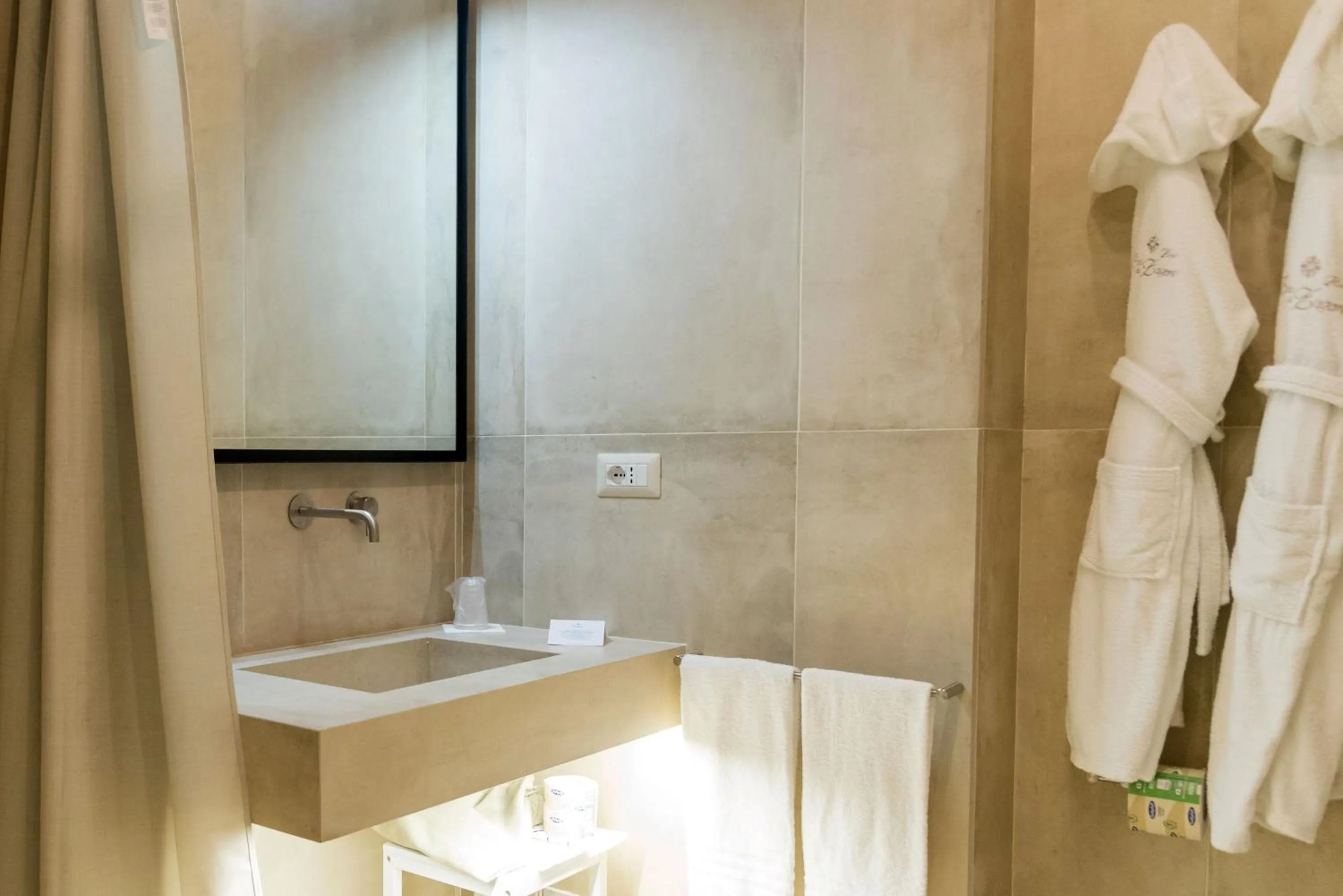 Baia Delle Zagare - Handwritten Collection