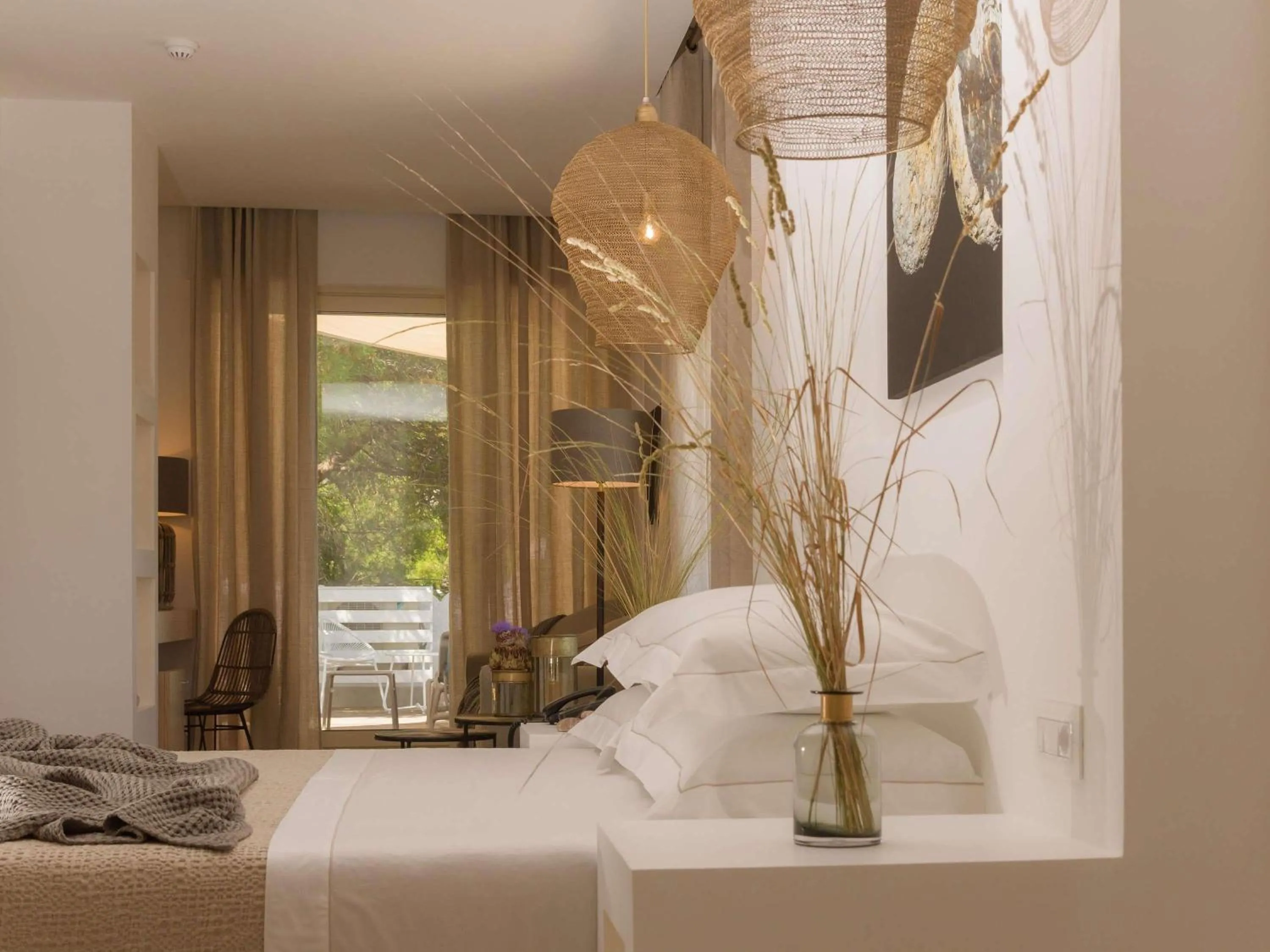 Bedroom in Baia Delle Zagare - Handwritten Collection