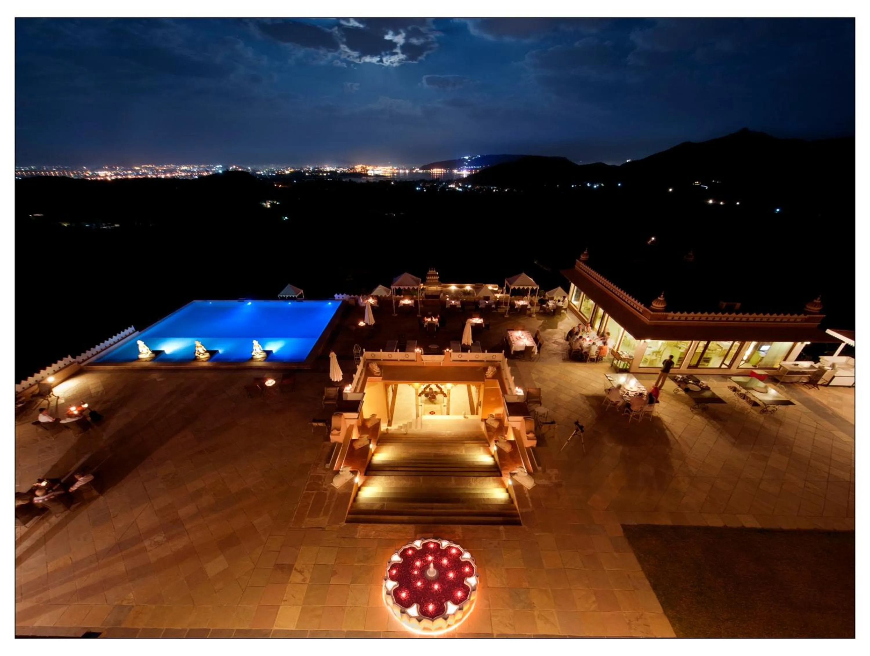 Restaurant/places to eat in Fateh Garh Resort by Fateh Collection