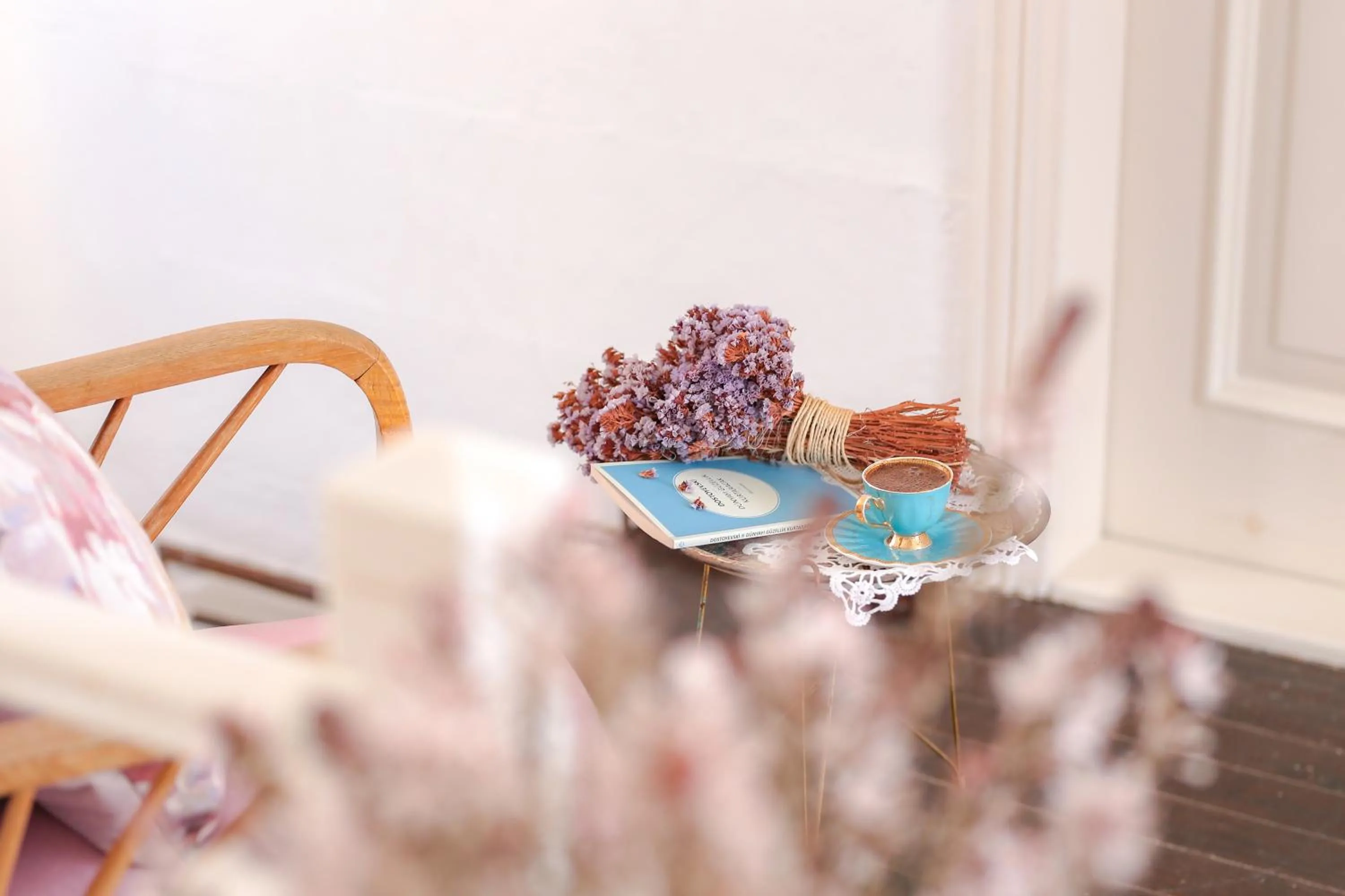 Seating area in Moshinos Hotel