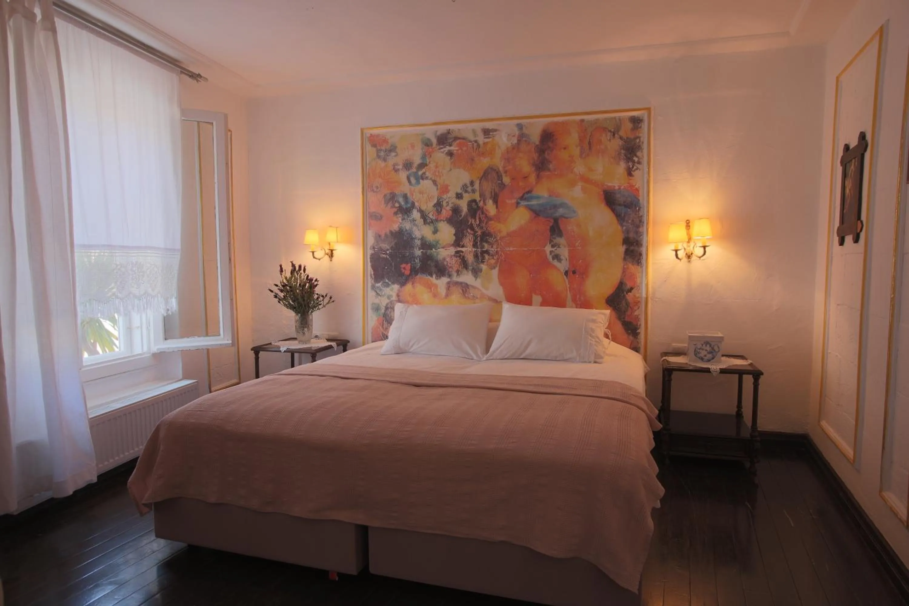 Photo of the whole room in Moshinos Hotel