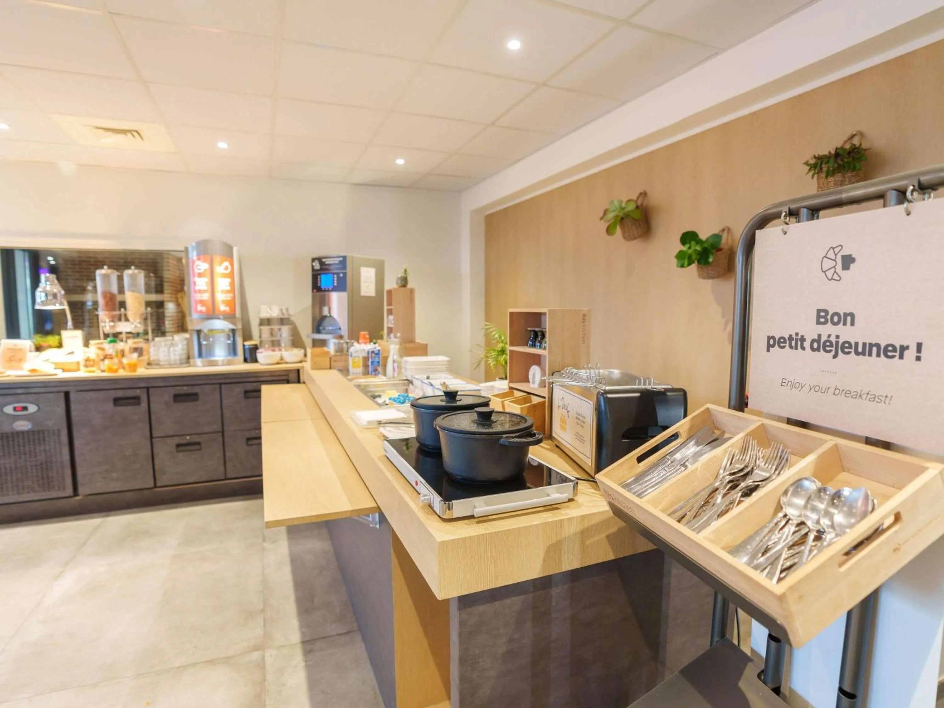 Breakfast in Ibis Laon - Hôtel Restaurant