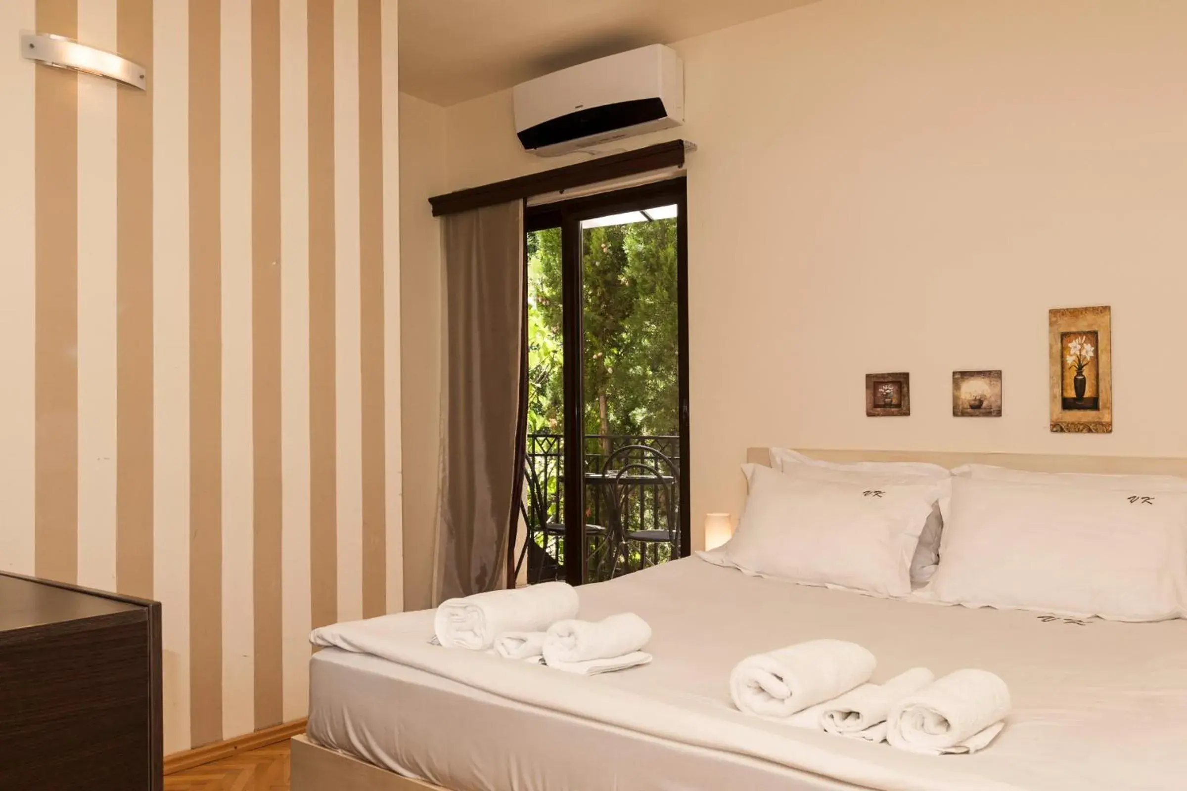 Small Double Room in Villa Klia Small Double Room in Villa Klia