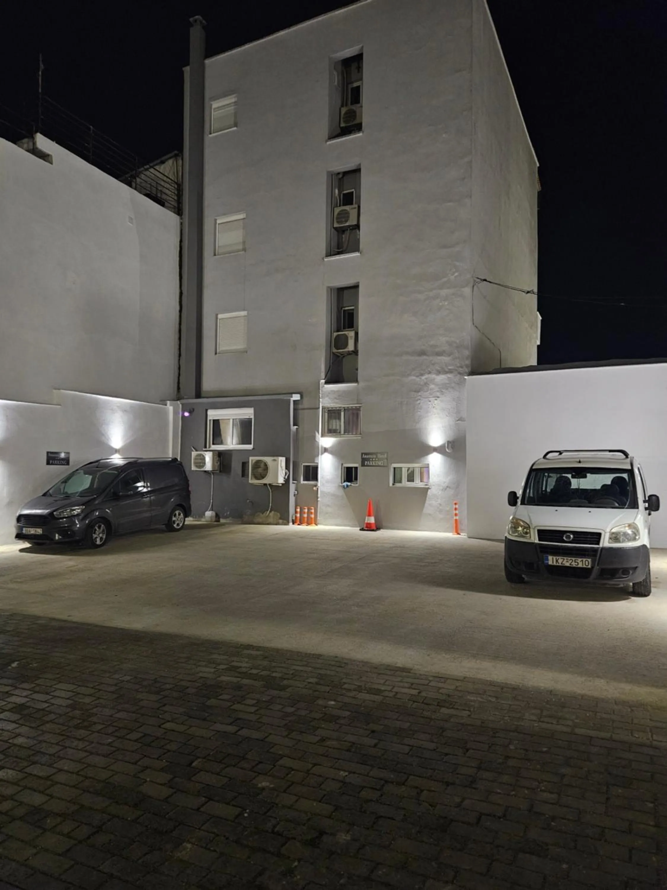 Parking in Hotel Anastasia