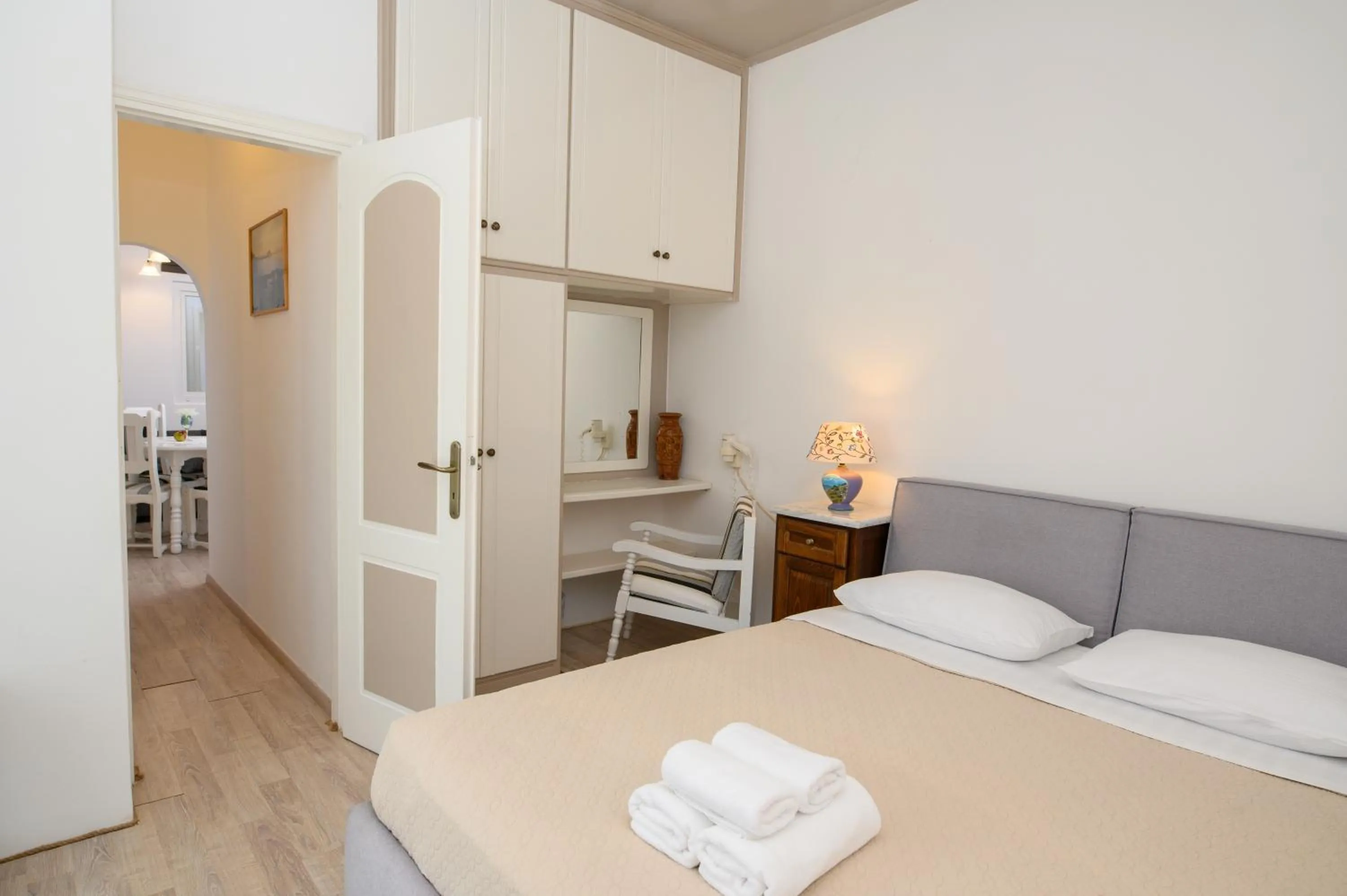 Bedroom, Bed in Lakki Village