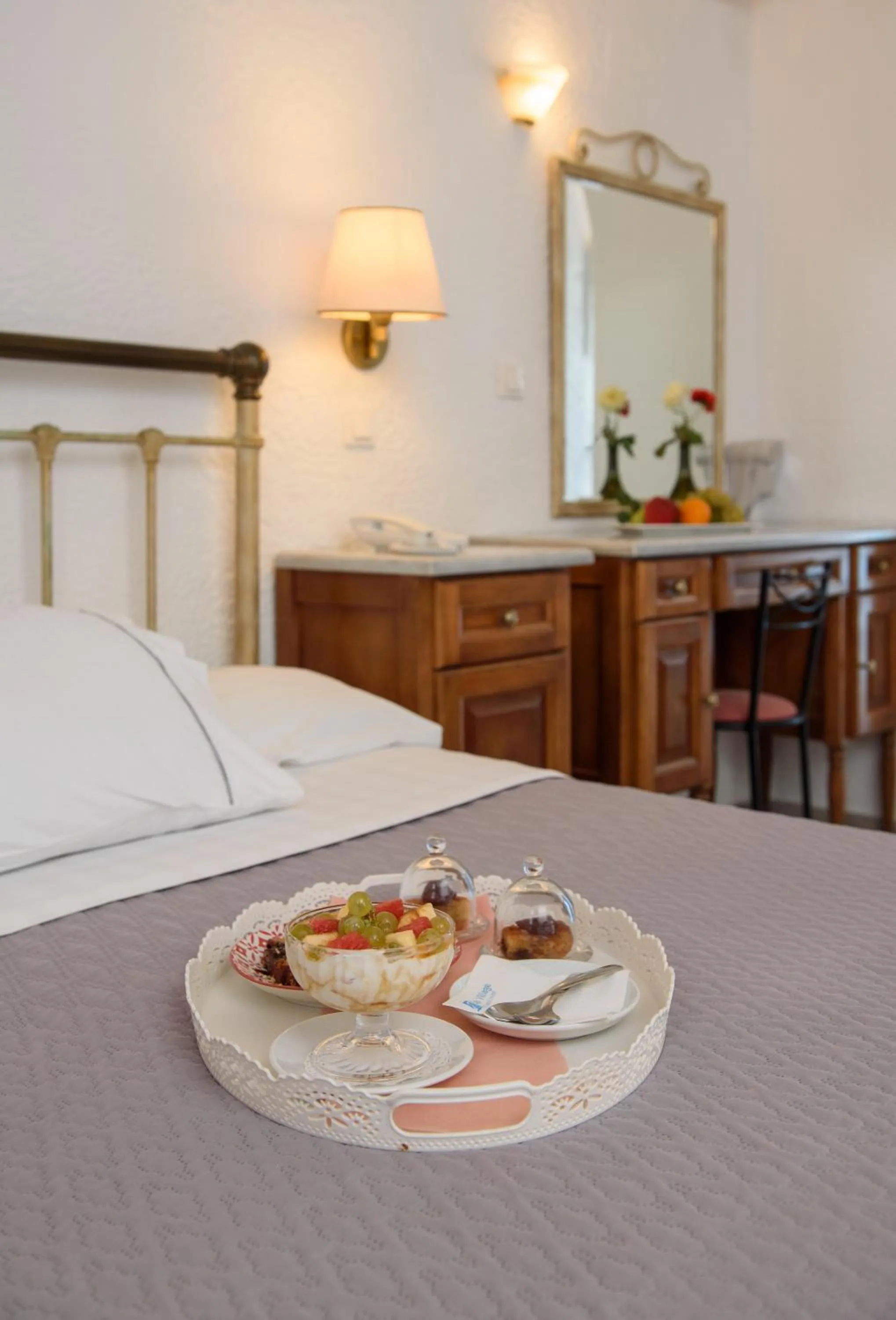 Food and drinks, Bed in Lakki Village