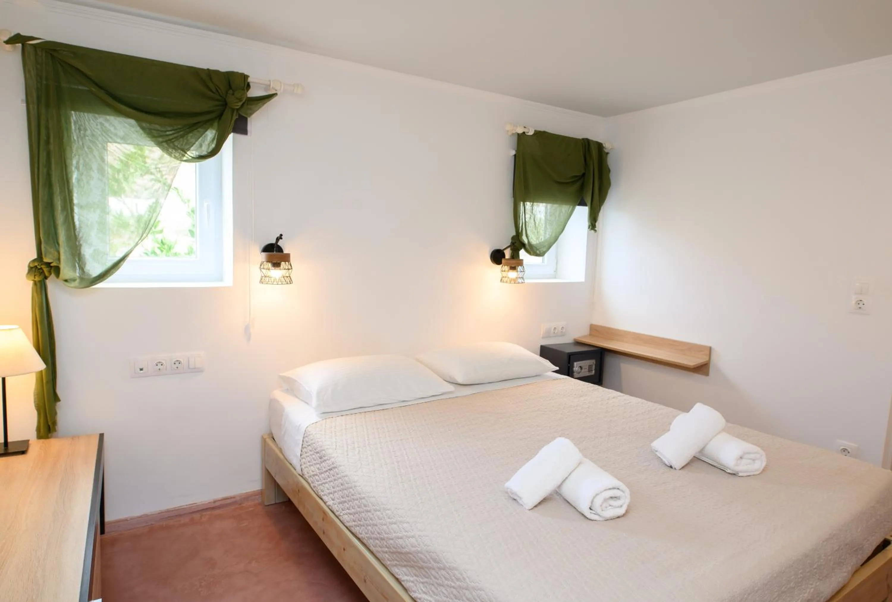 Bedroom, Bed in Lakki Village