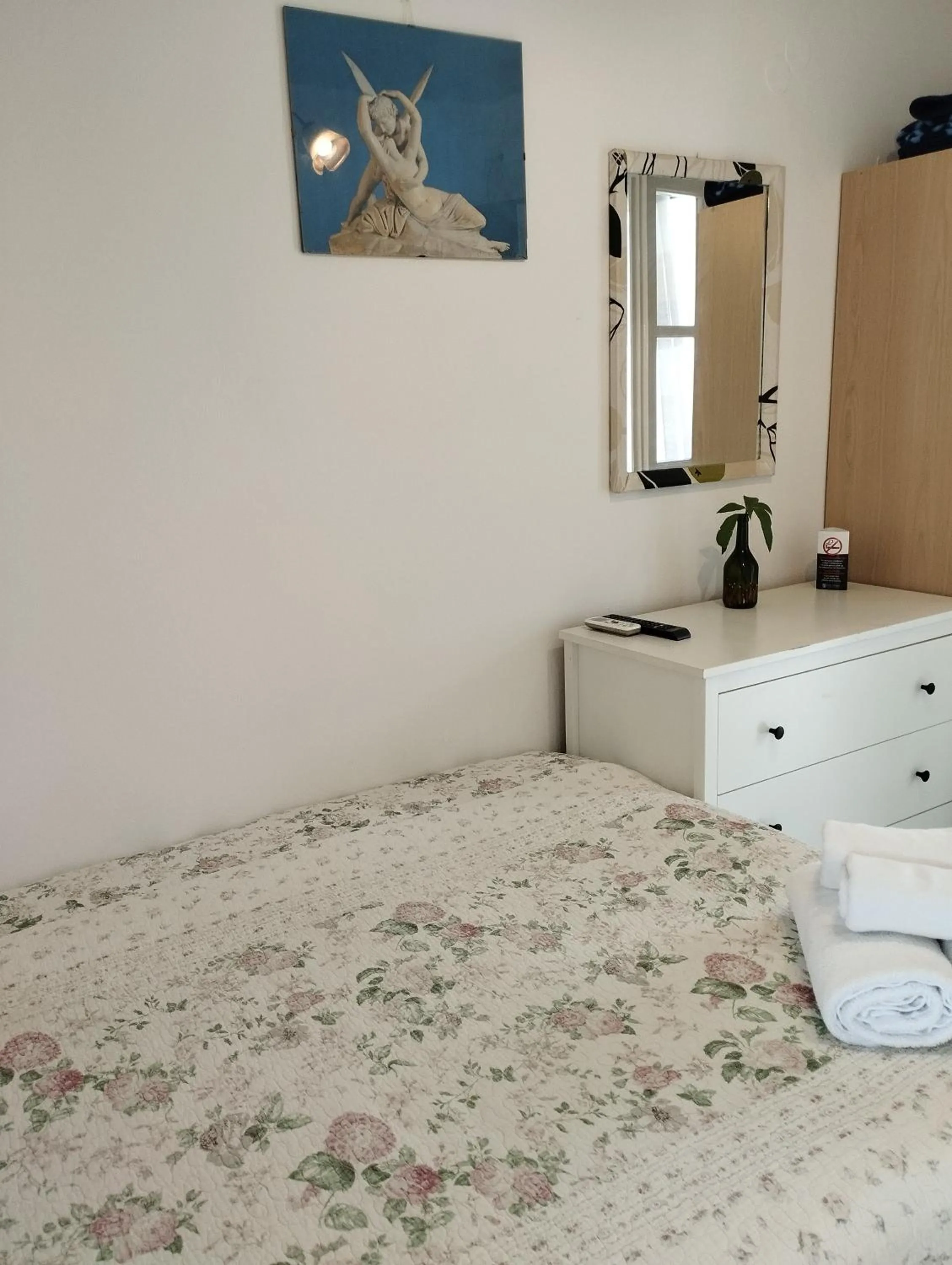 Photo of the whole room in Lakki Village