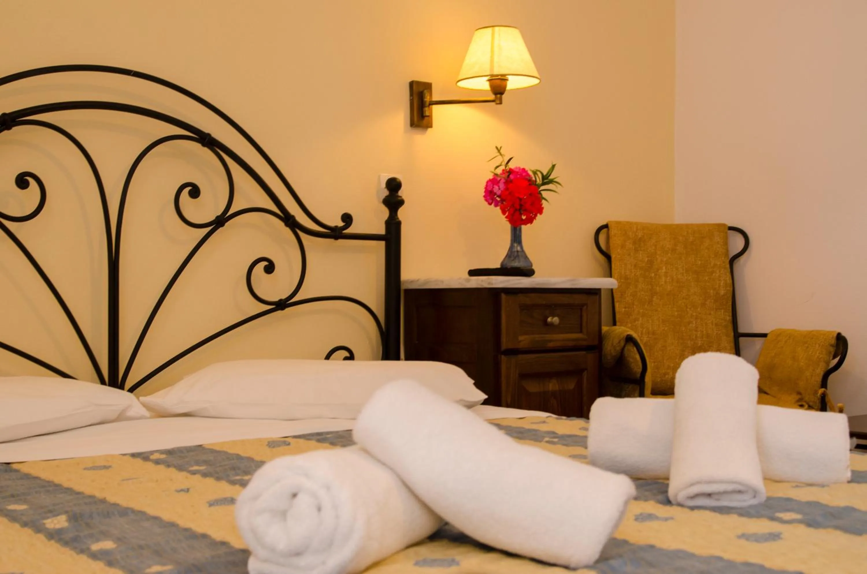 Bed in Lakki Village