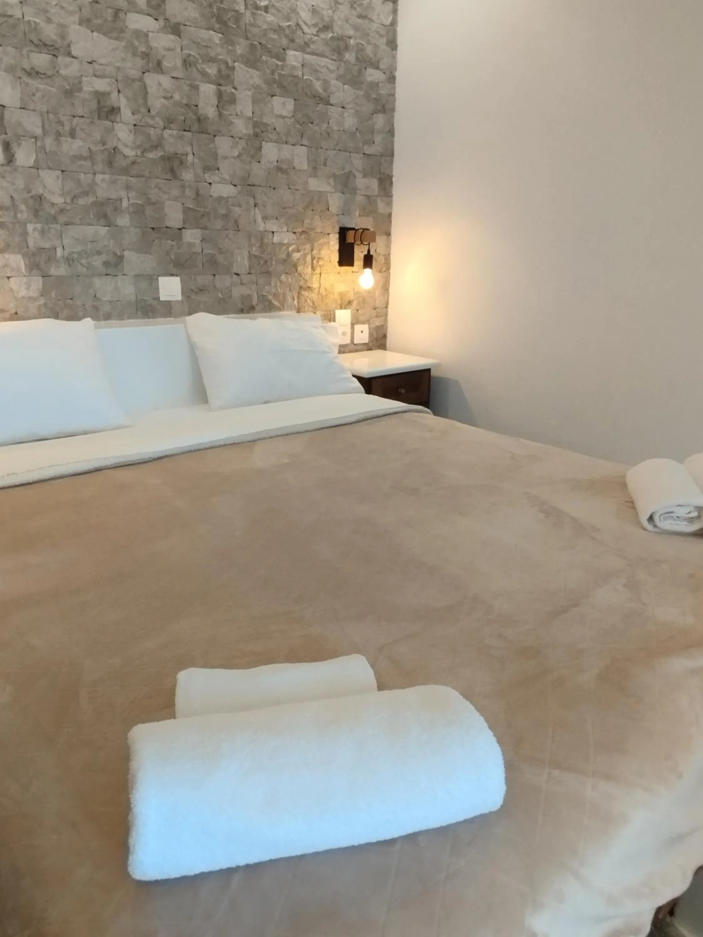 Bedroom, Bed in Lakki Village