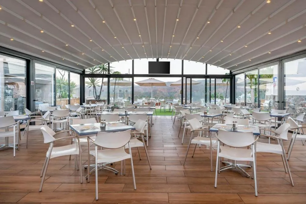 Restaurant/places to eat in Servatur Eden & Buganvillas