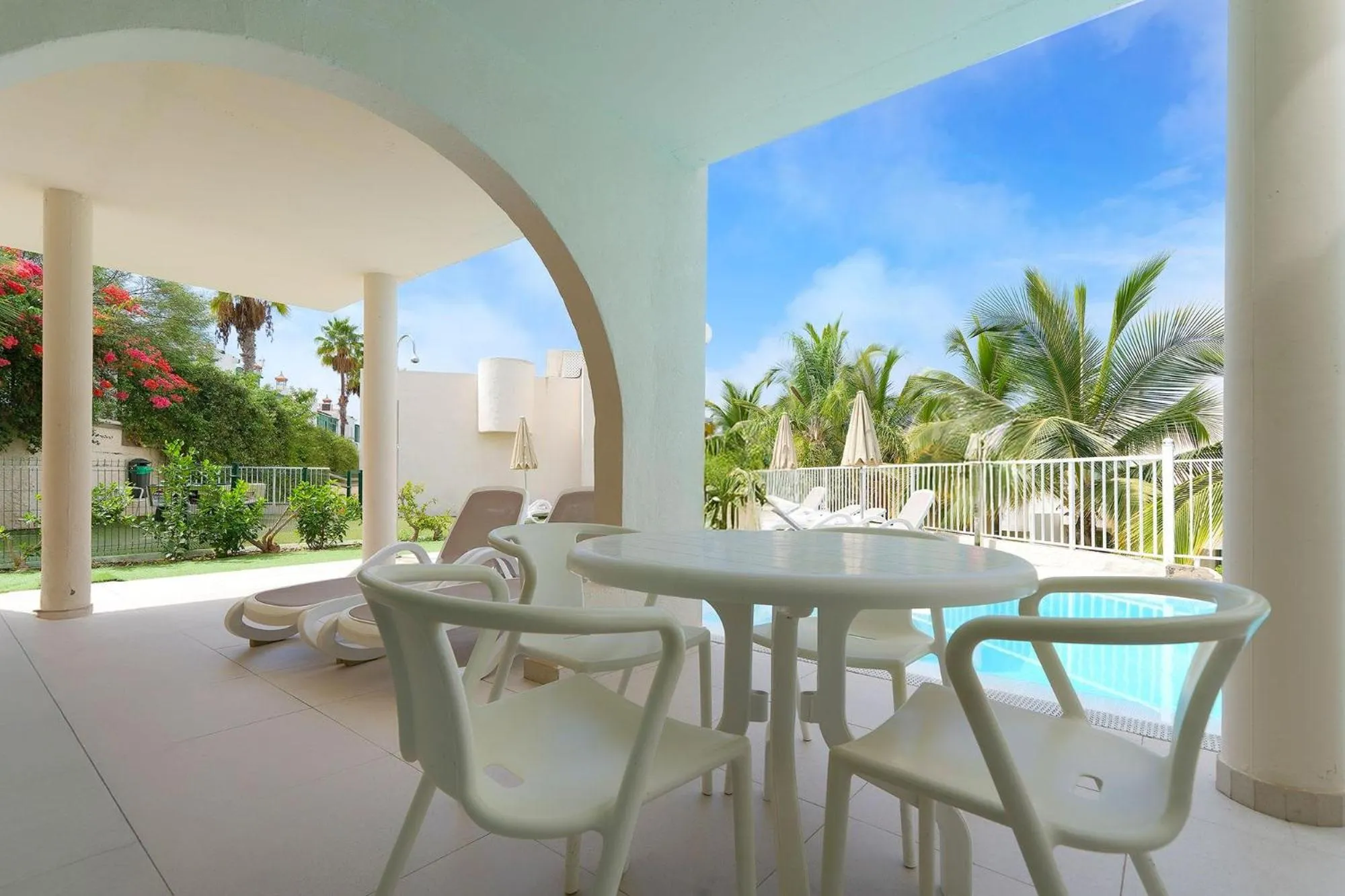 Photo of the whole room in Servatur Eden & Buganvillas