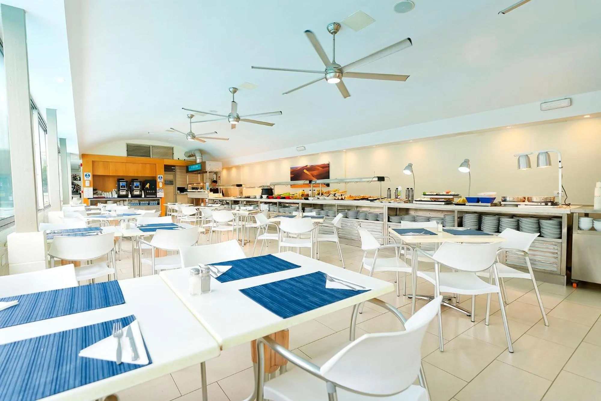 Restaurant/places to eat in Servatur Eden & Buganvillas