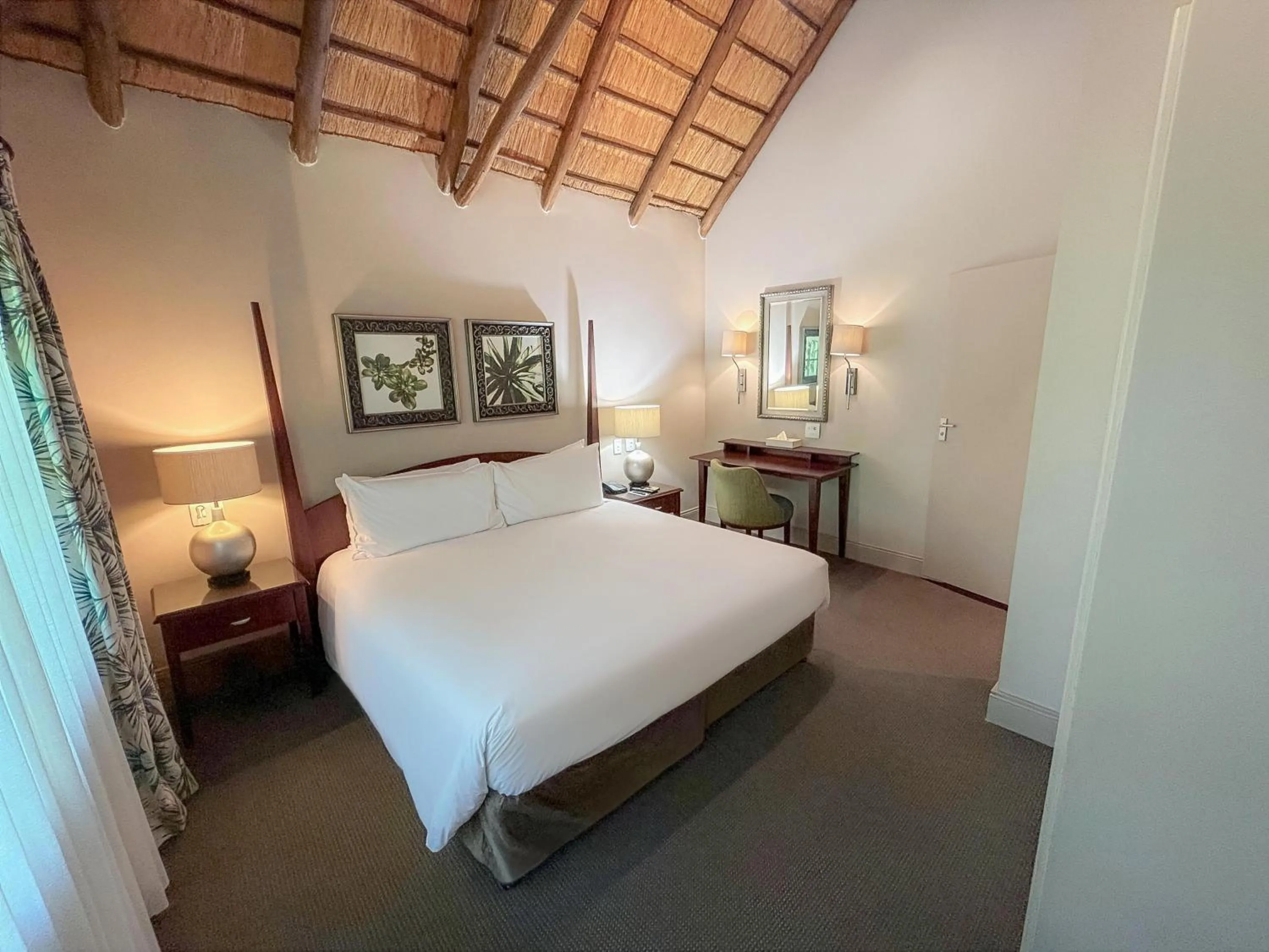 Bedroom, Bed in Mount Grace Hotel & Spa