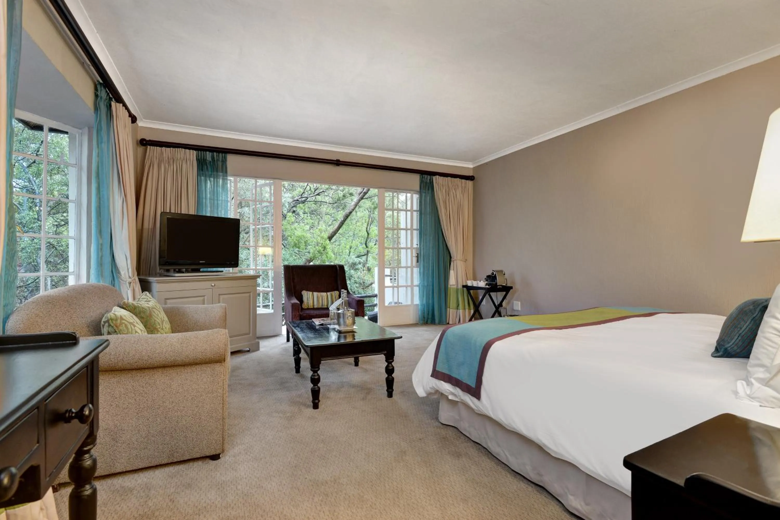 Bedroom, Bed in Mount Grace Hotel & Spa