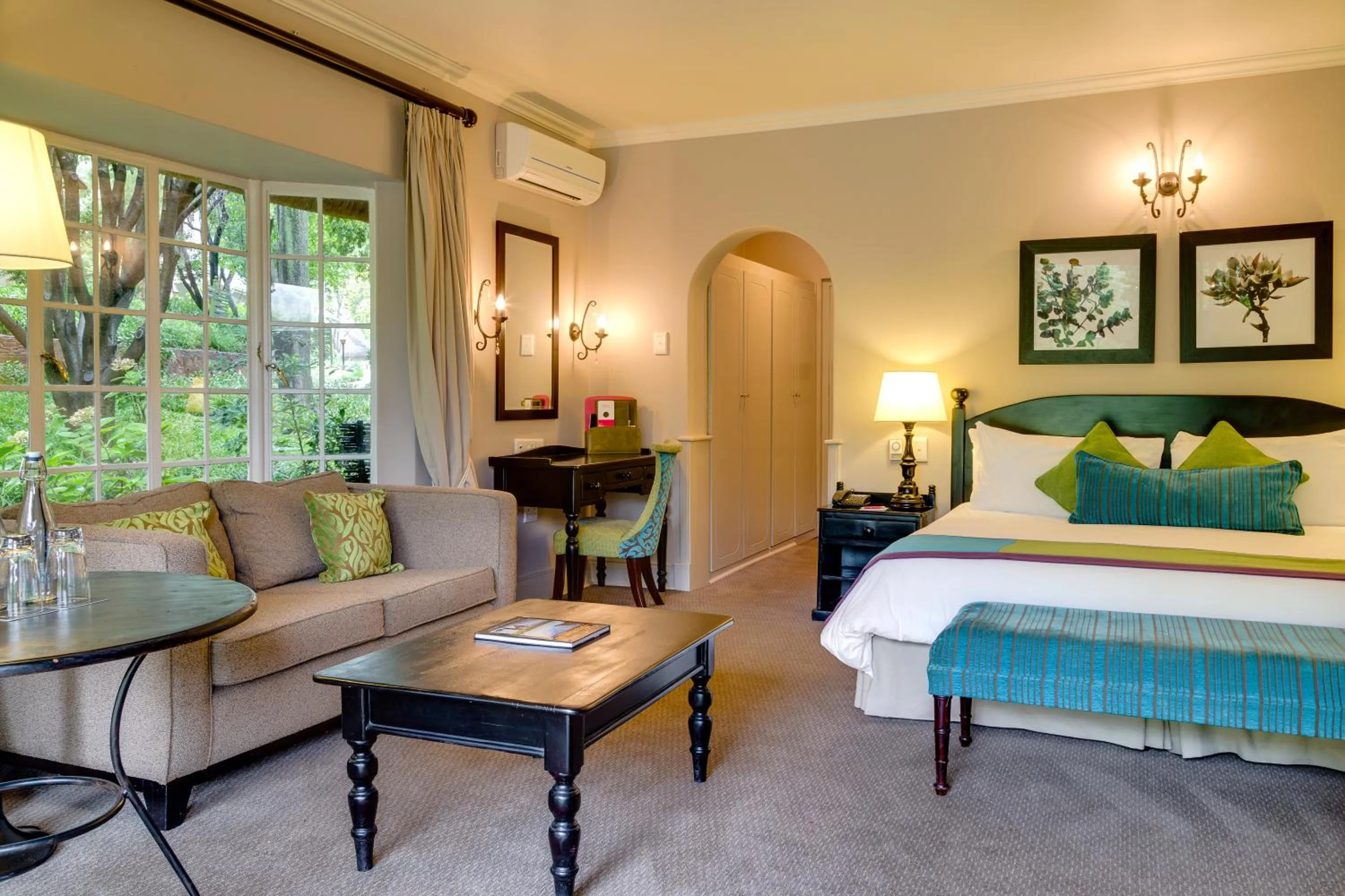 Photo of the whole room, Bed in Mount Grace Hotel & Spa