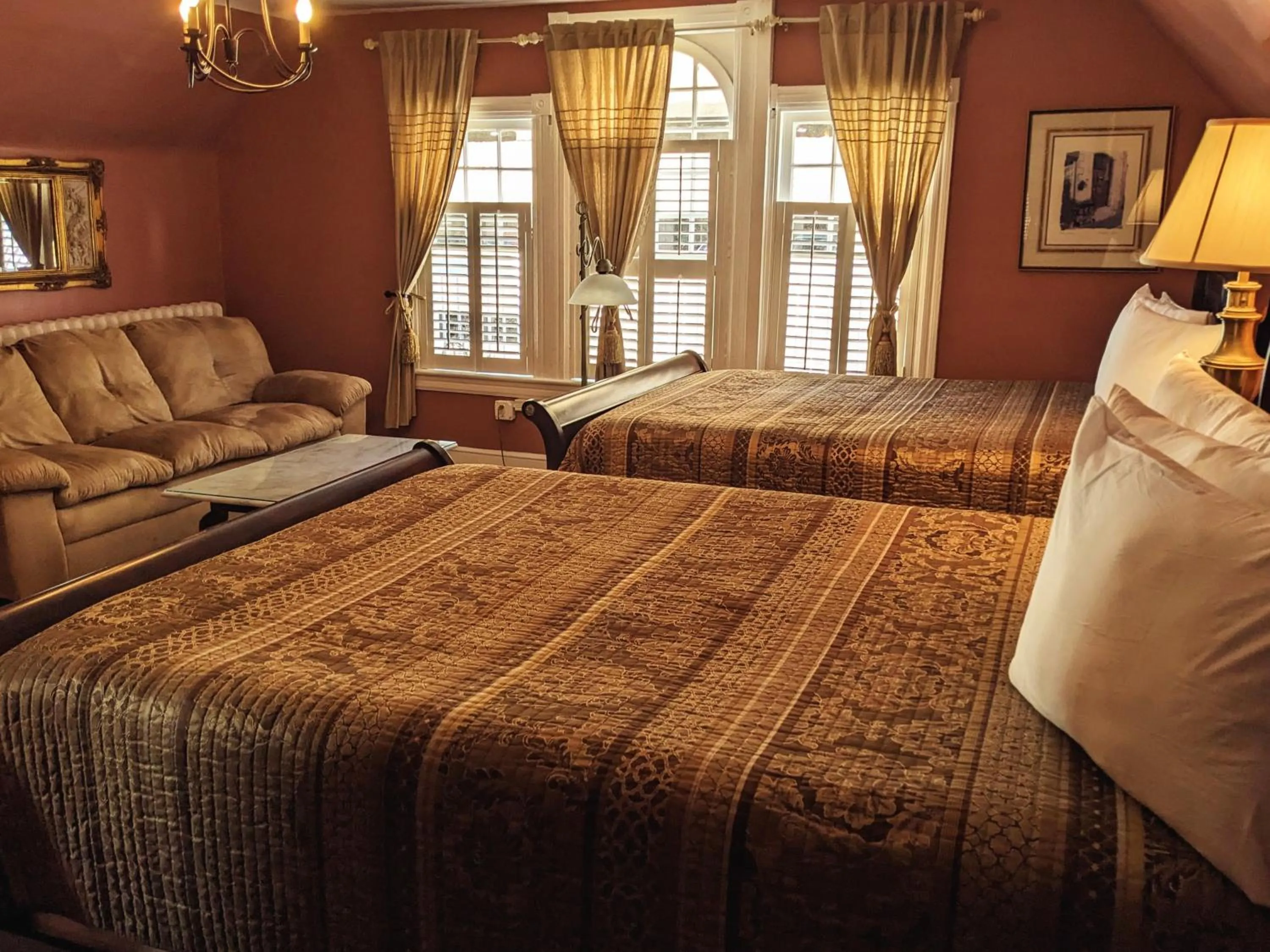 Bed in Chelsea Pub and Inn