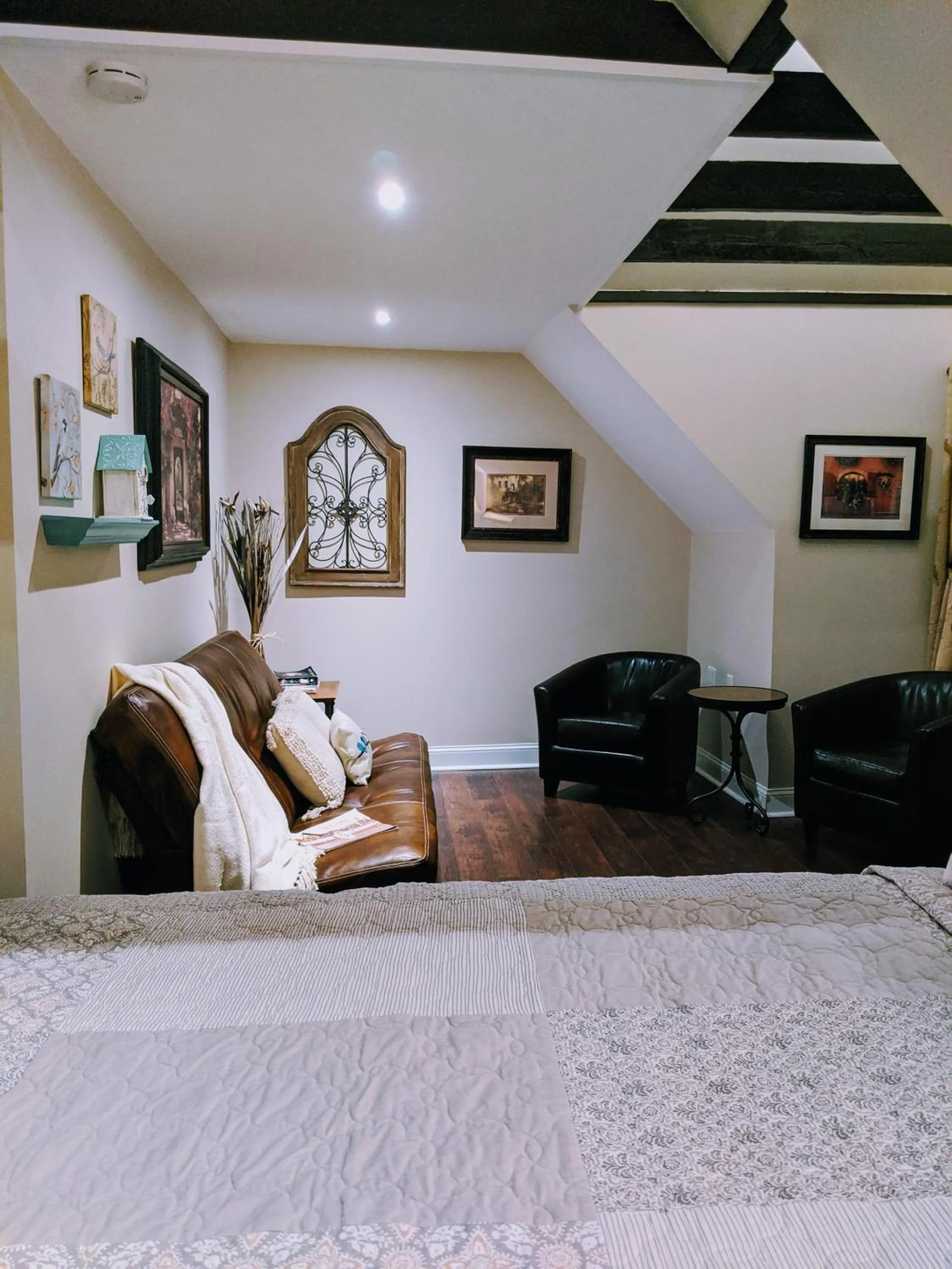 Seating area in Chelsea Pub and Inn