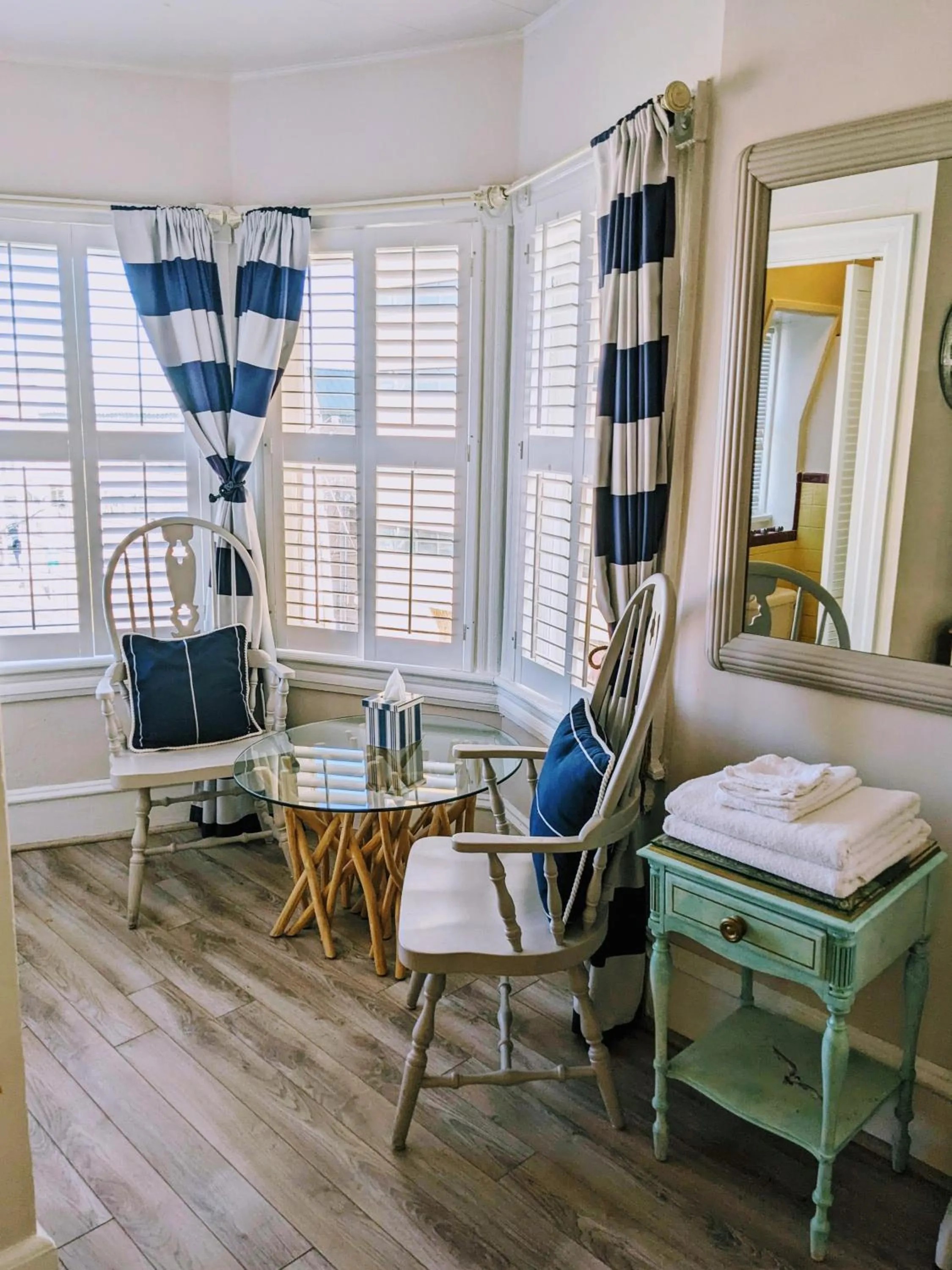 Seating area in Chelsea Pub and Inn