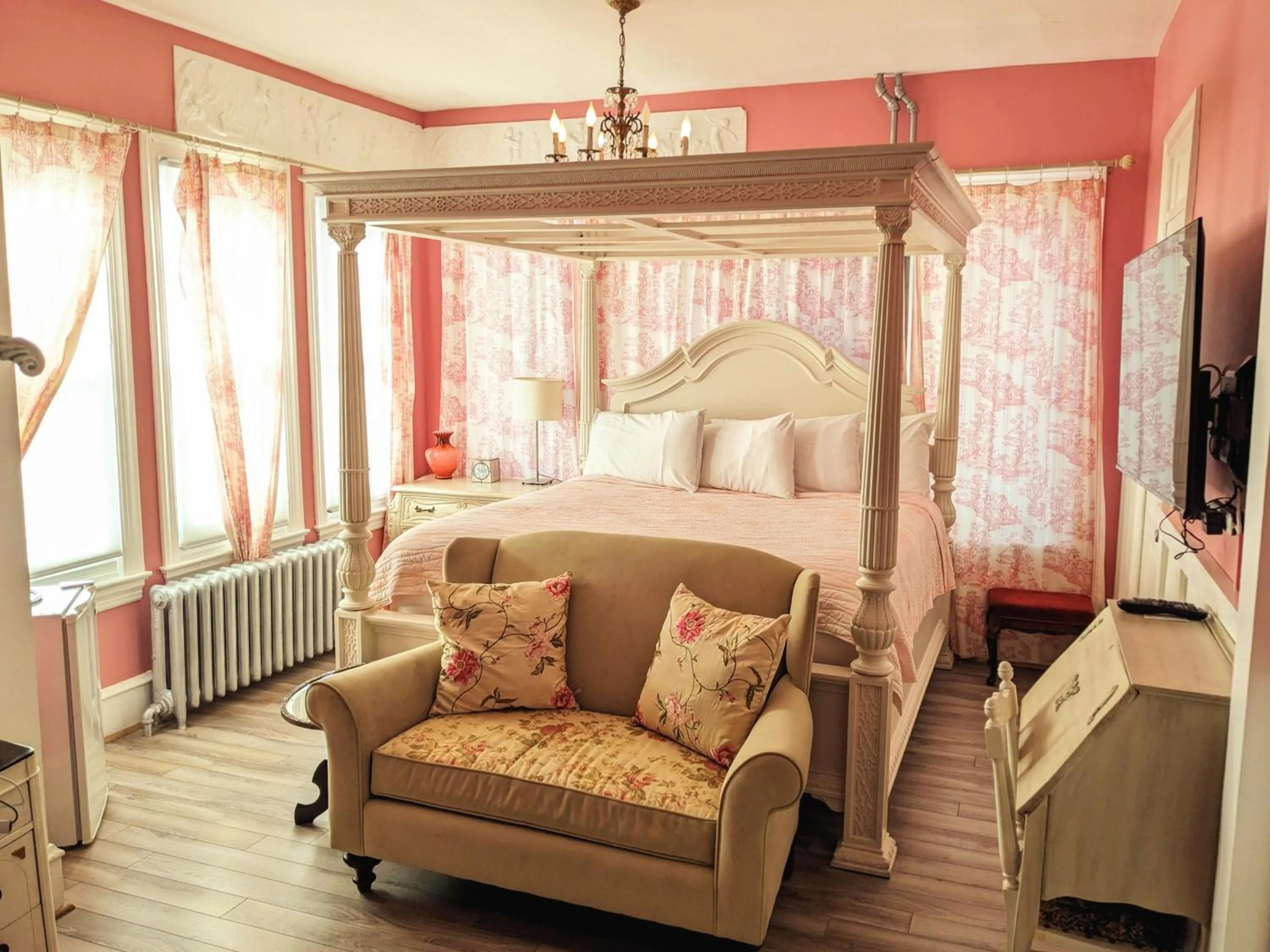 Bed in Chelsea Pub and Inn