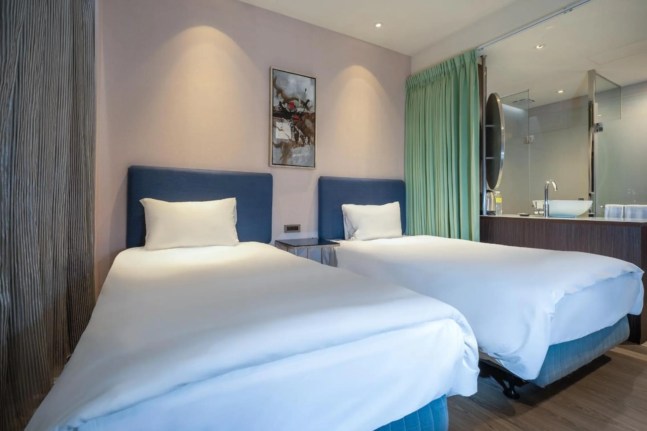 Bed in CHECK inn Taipei Xinyi