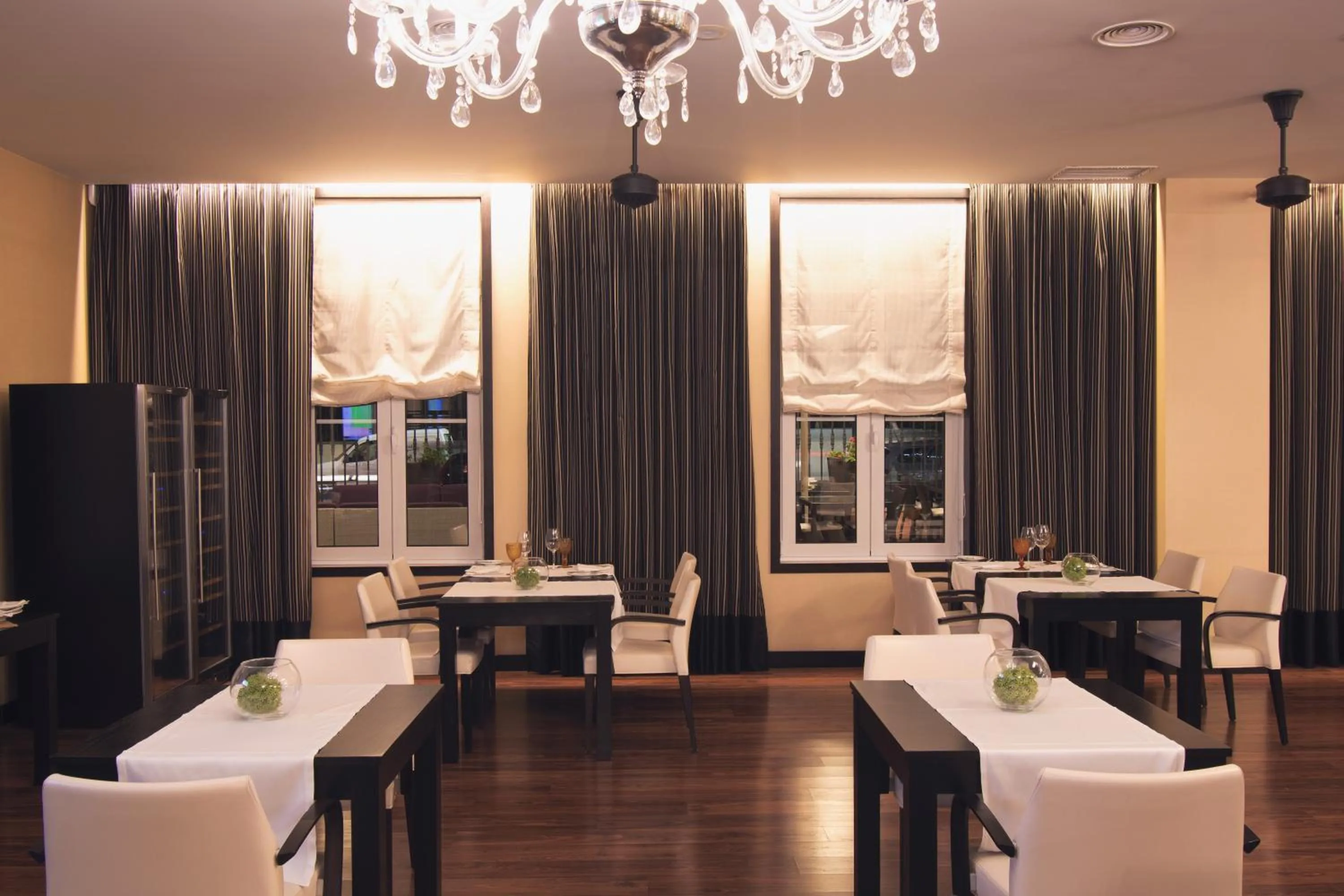 Restaurant/places to eat in SANA Silver Coast Hotel