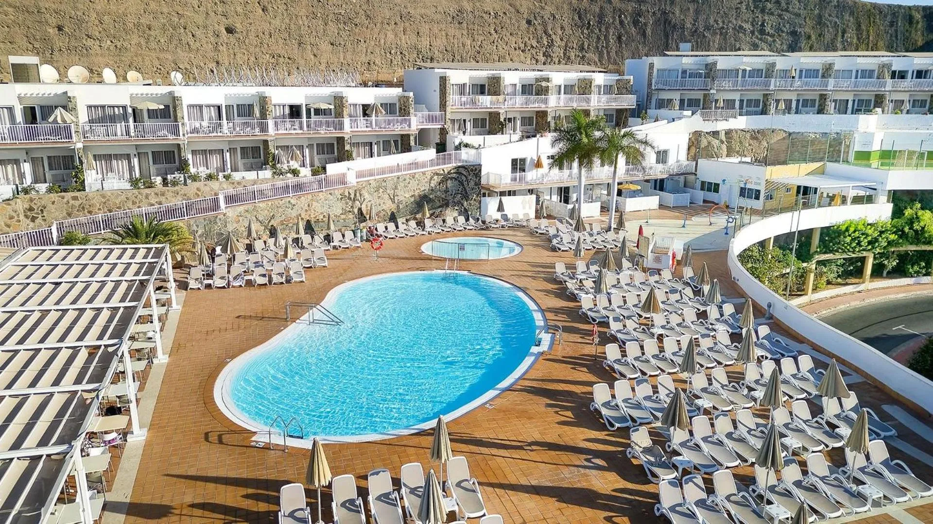 Swimming pool in Servatur Altamadores