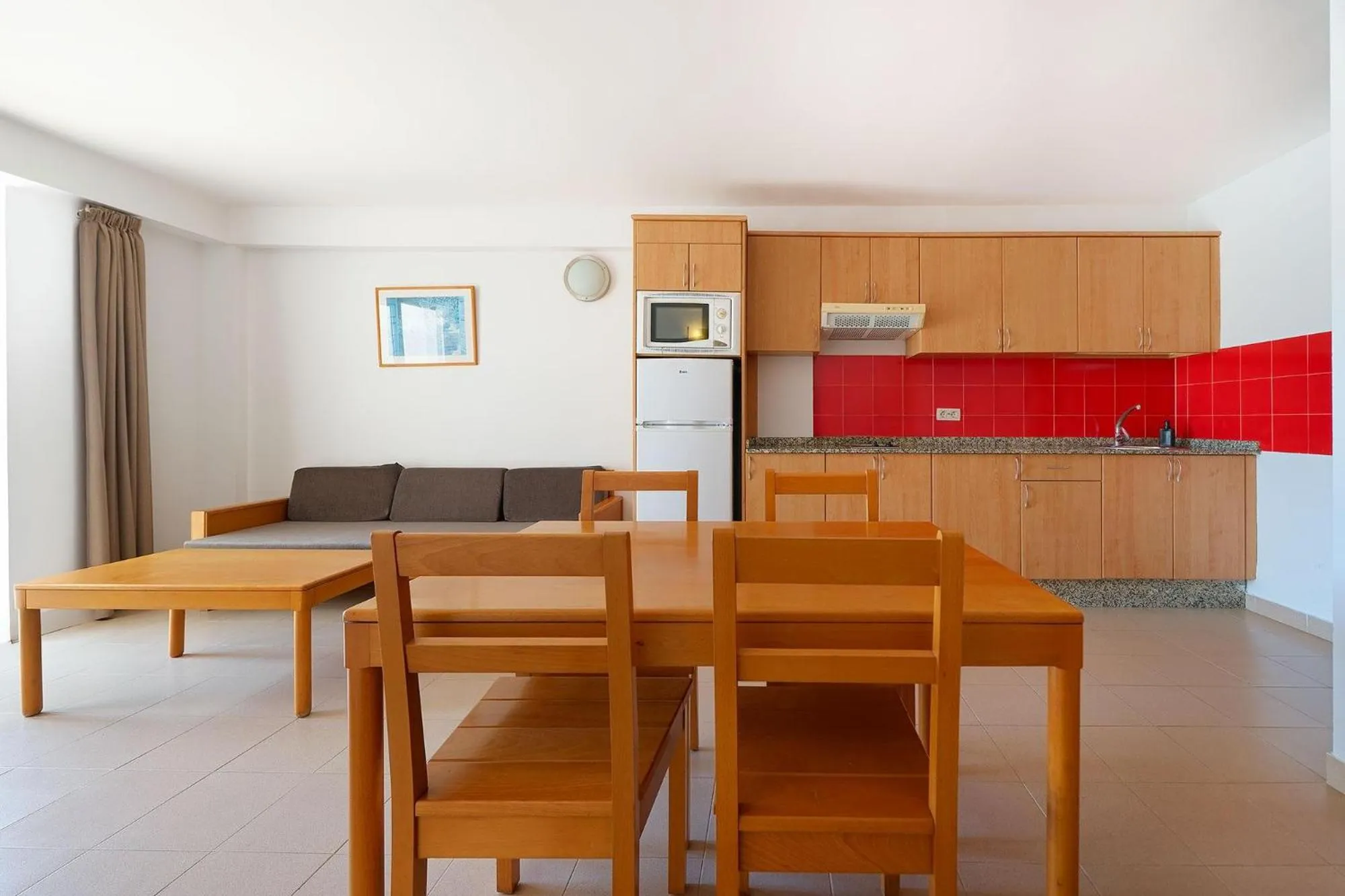 Photo of the whole room in Servatur Altamadores