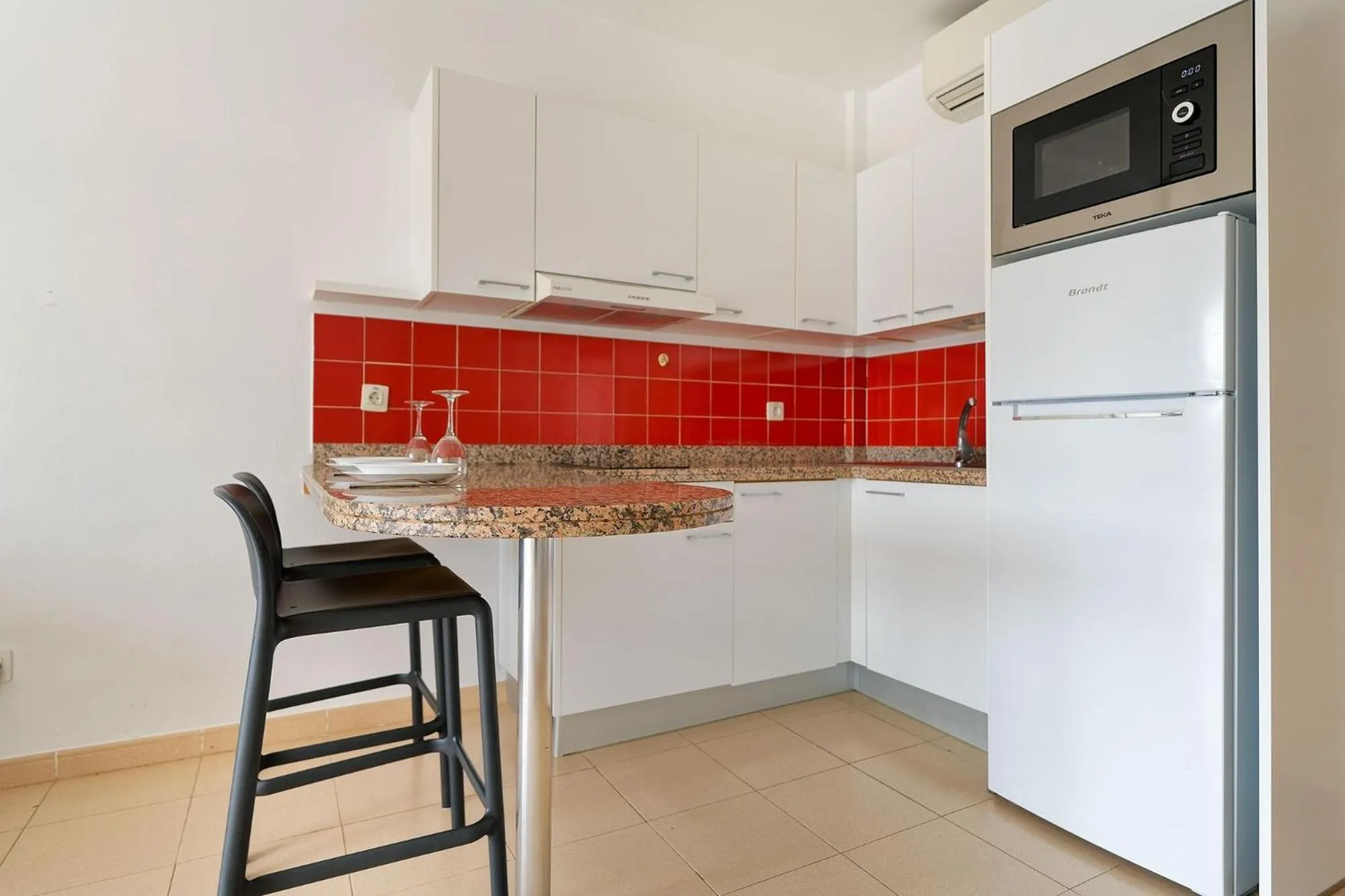 Photo of the whole room in Servatur Altamadores