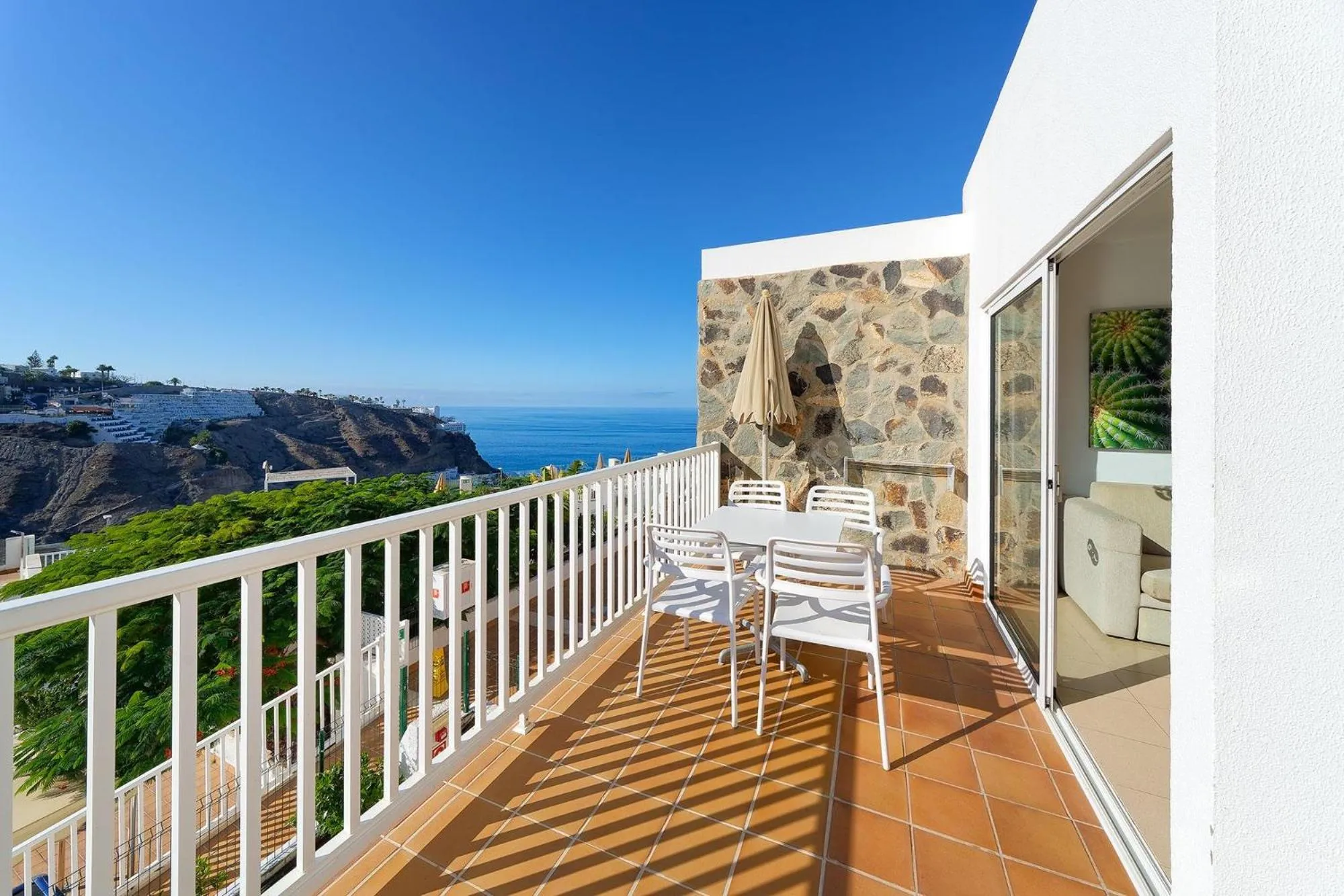 Photo of the whole room in Servatur Altamadores